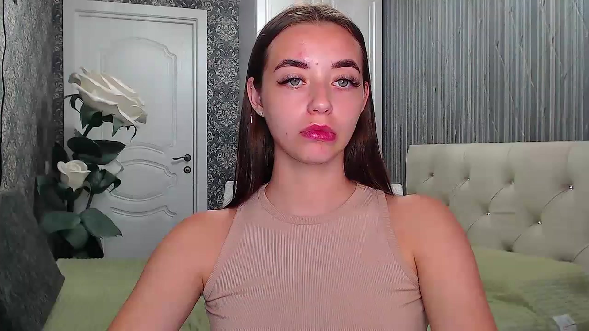 Gallery image thumbnail from EmeraldLilyyy's myfreecams stream on, 07/16/2023, 13:39 image 15 of 20