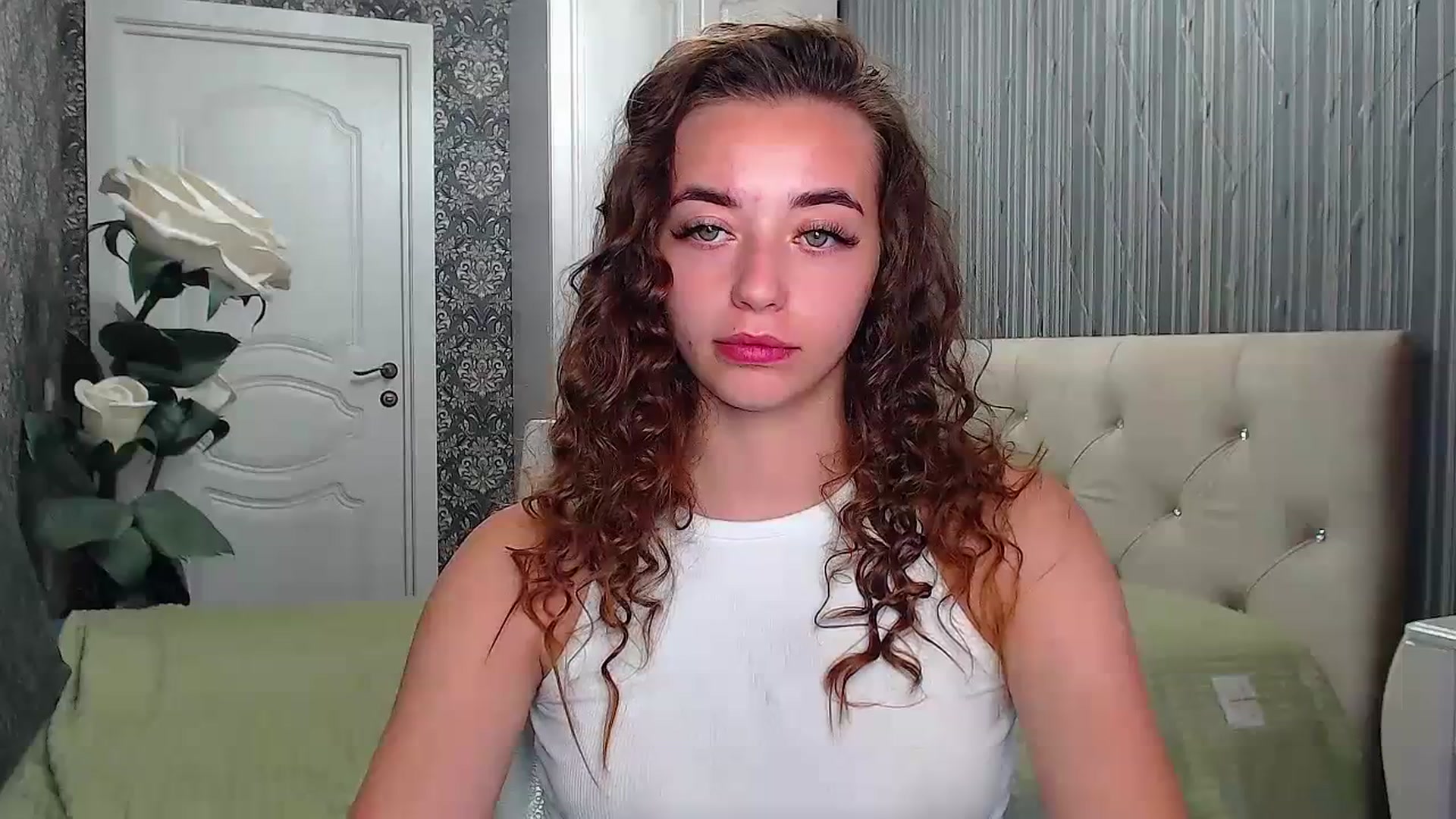 Gallery image thumbnail from EmeraldLilyyy's myfreecams stream on, 07/17/2023, 07:26 image 9 of 20