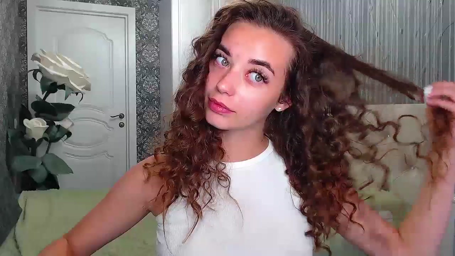 Gallery image thumbnail from EmeraldLilyyy's myfreecams stream on, 07/17/2023, 07:26 image 19 of 20