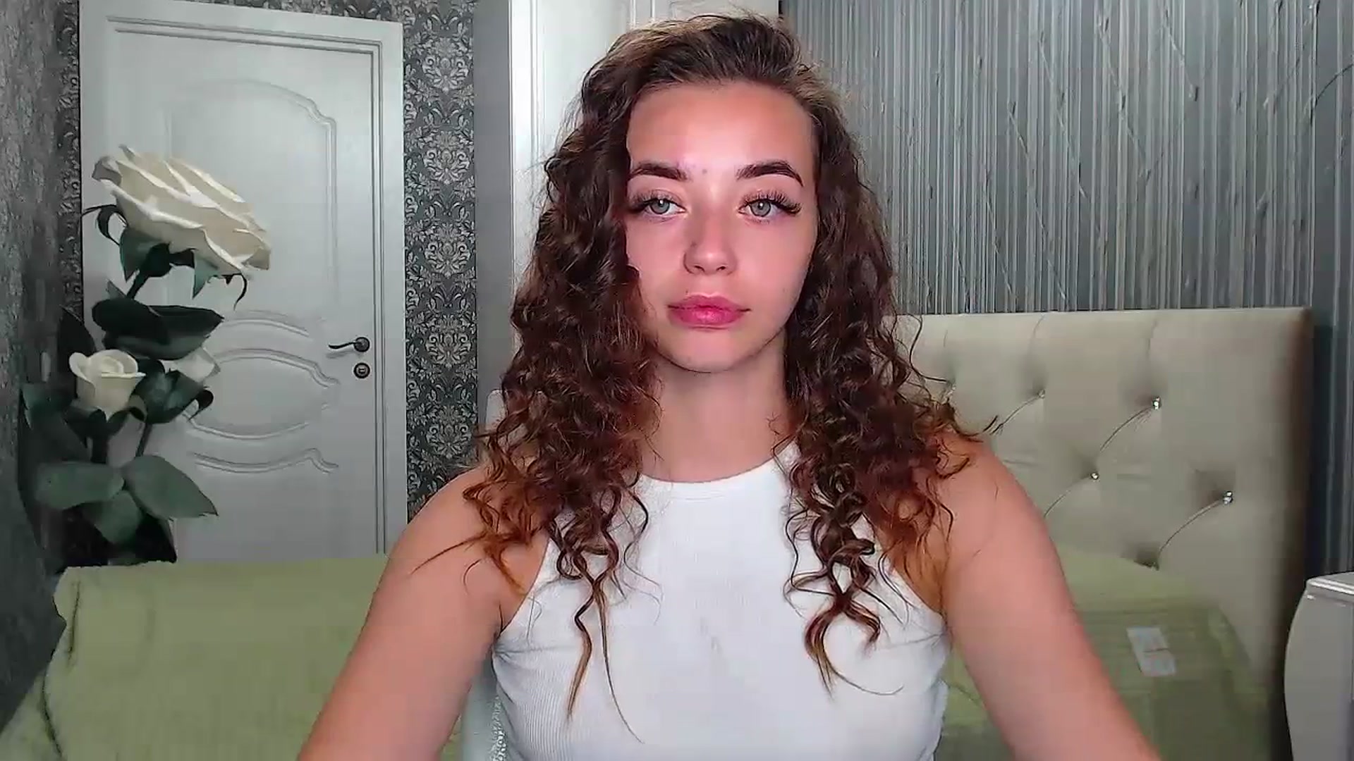 Gallery image thumbnail from EmeraldLilyyy's myfreecams stream on, 07/17/2023, 07:26 image 3 of 20