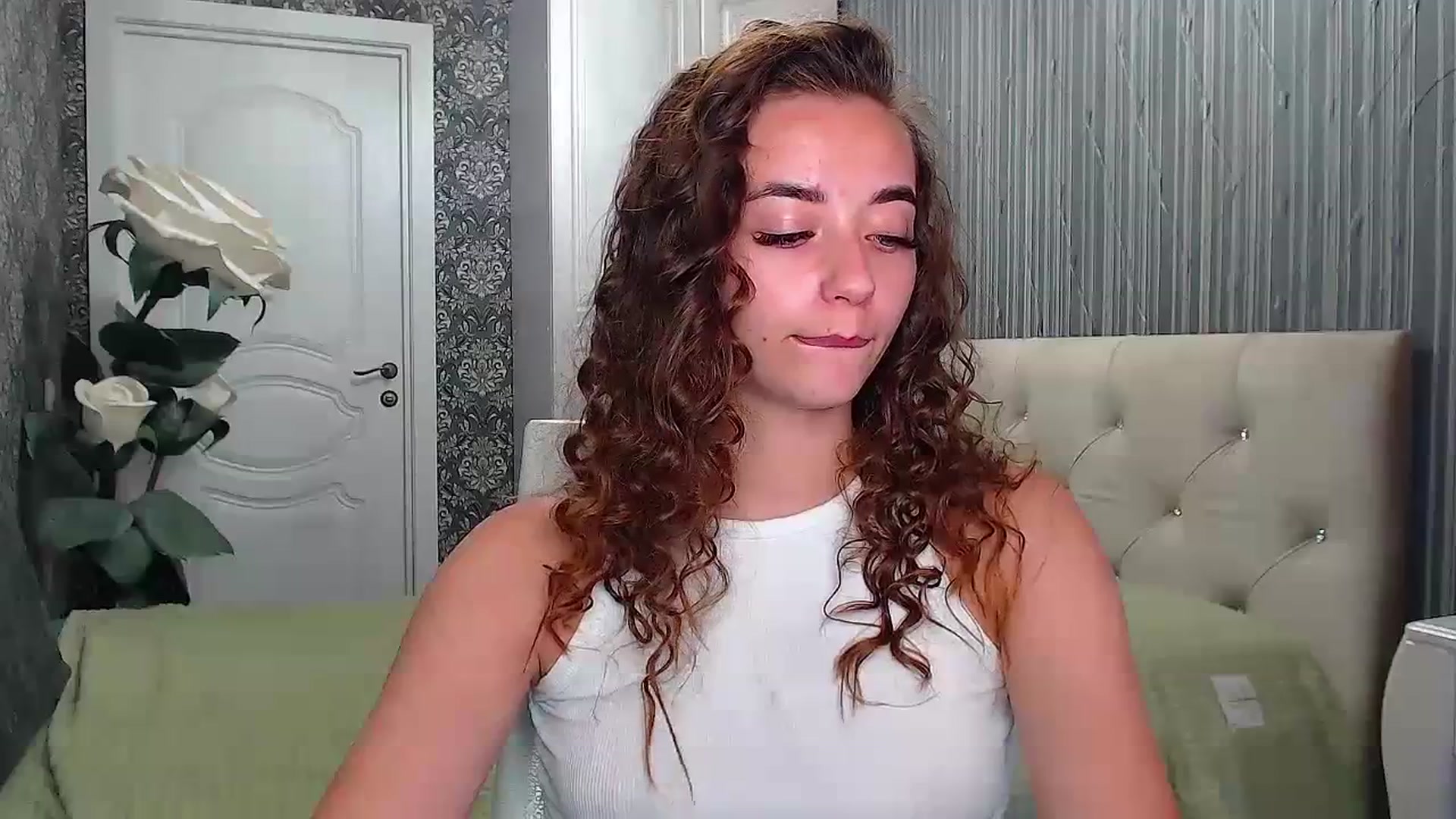 Gallery image thumbnail from EmeraldLilyyy's myfreecams stream on, 07/17/2023, 07:26 image 12 of 20