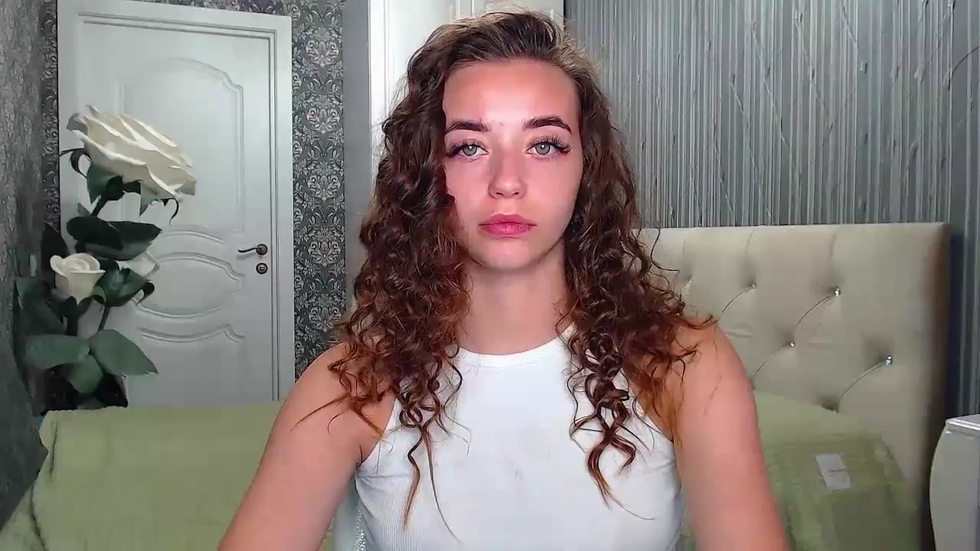 Gallery image thumbnail from EmeraldLilyyy's myfreecams stream on, 07/17/2023, 07:26 image 1 of 20