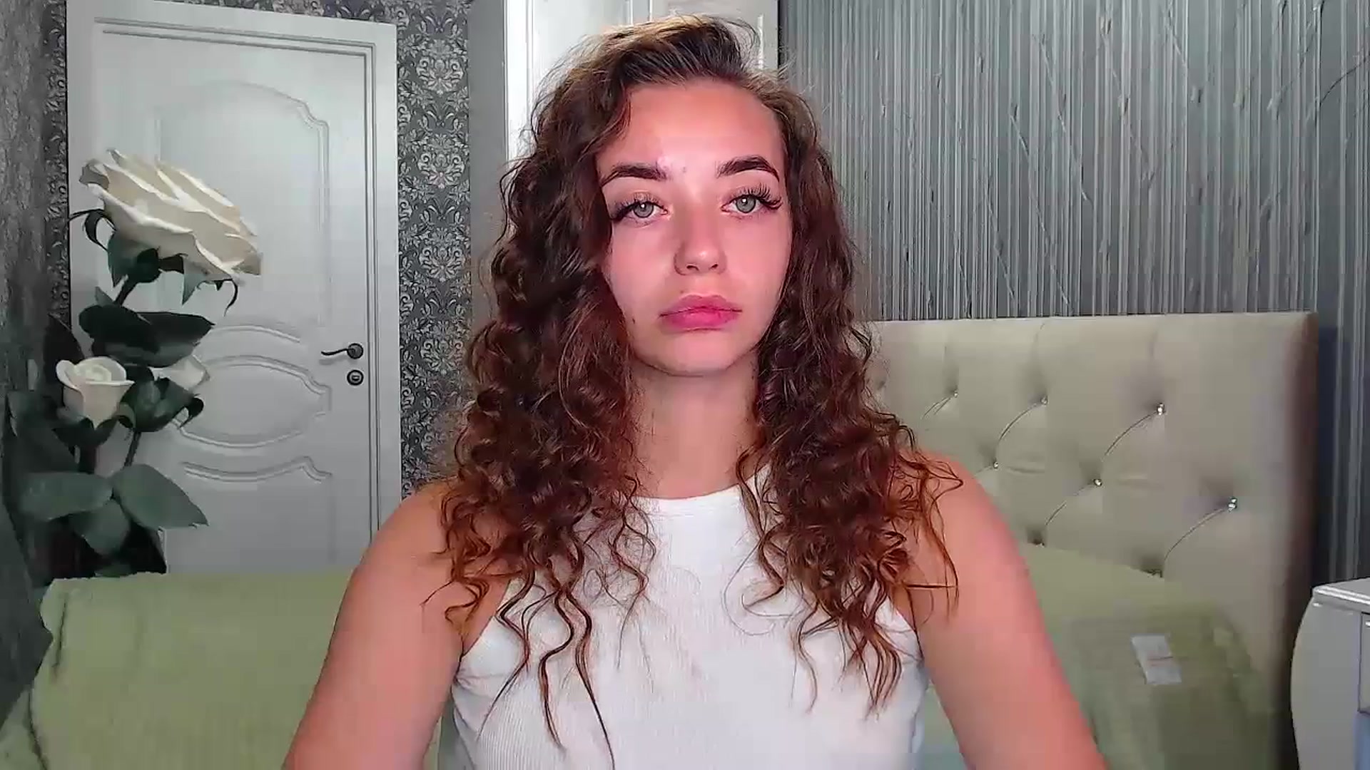 Gallery image thumbnail from EmeraldLilyyy's myfreecams stream on, 07/17/2023, 08:31 image 6 of 20