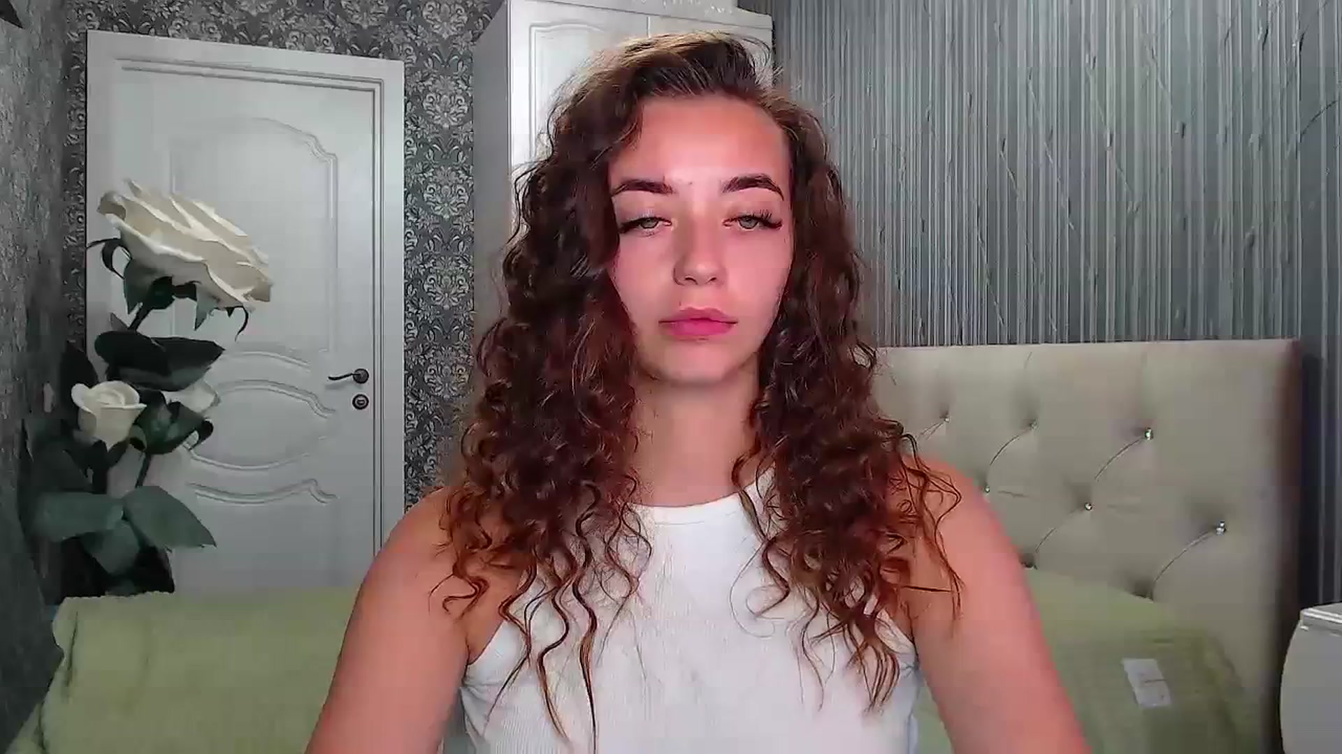 Gallery image thumbnail from EmeraldLilyyy's myfreecams stream on, 07/17/2023, 08:31 image 1 of 20