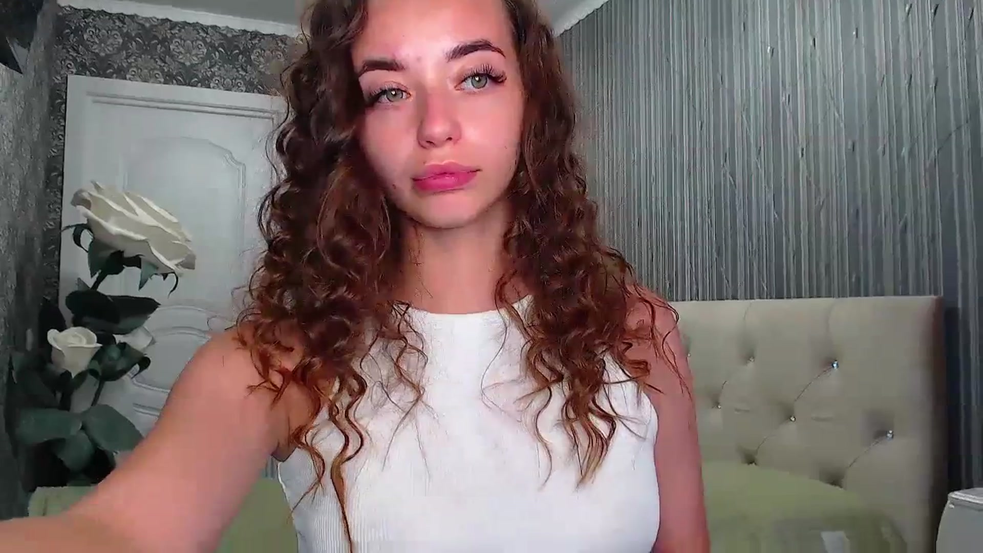 Gallery image thumbnail from EmeraldLilyyy's myfreecams stream on, 07/17/2023, 08:31 image 12 of 20