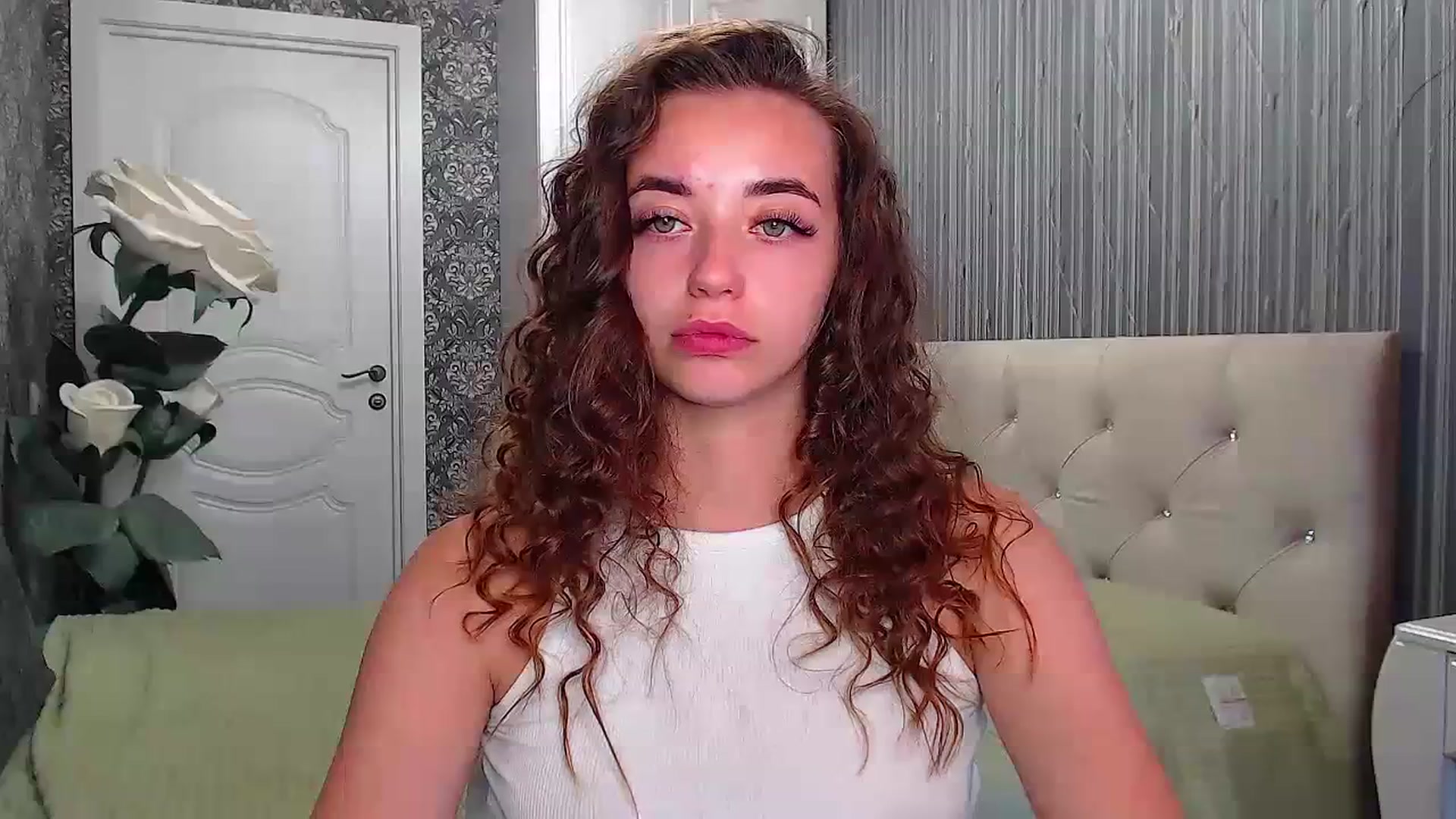 Gallery image thumbnail from EmeraldLilyyy's myfreecams stream on, 07/17/2023, 08:31 image 8 of 20