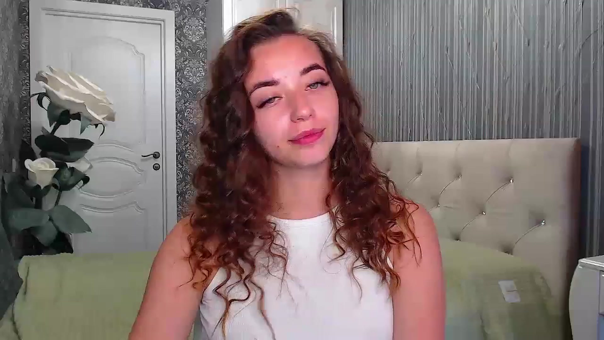 Gallery image thumbnail from EmeraldLilyyy's myfreecams stream on, 07/17/2023, 08:31 image 11 of 20