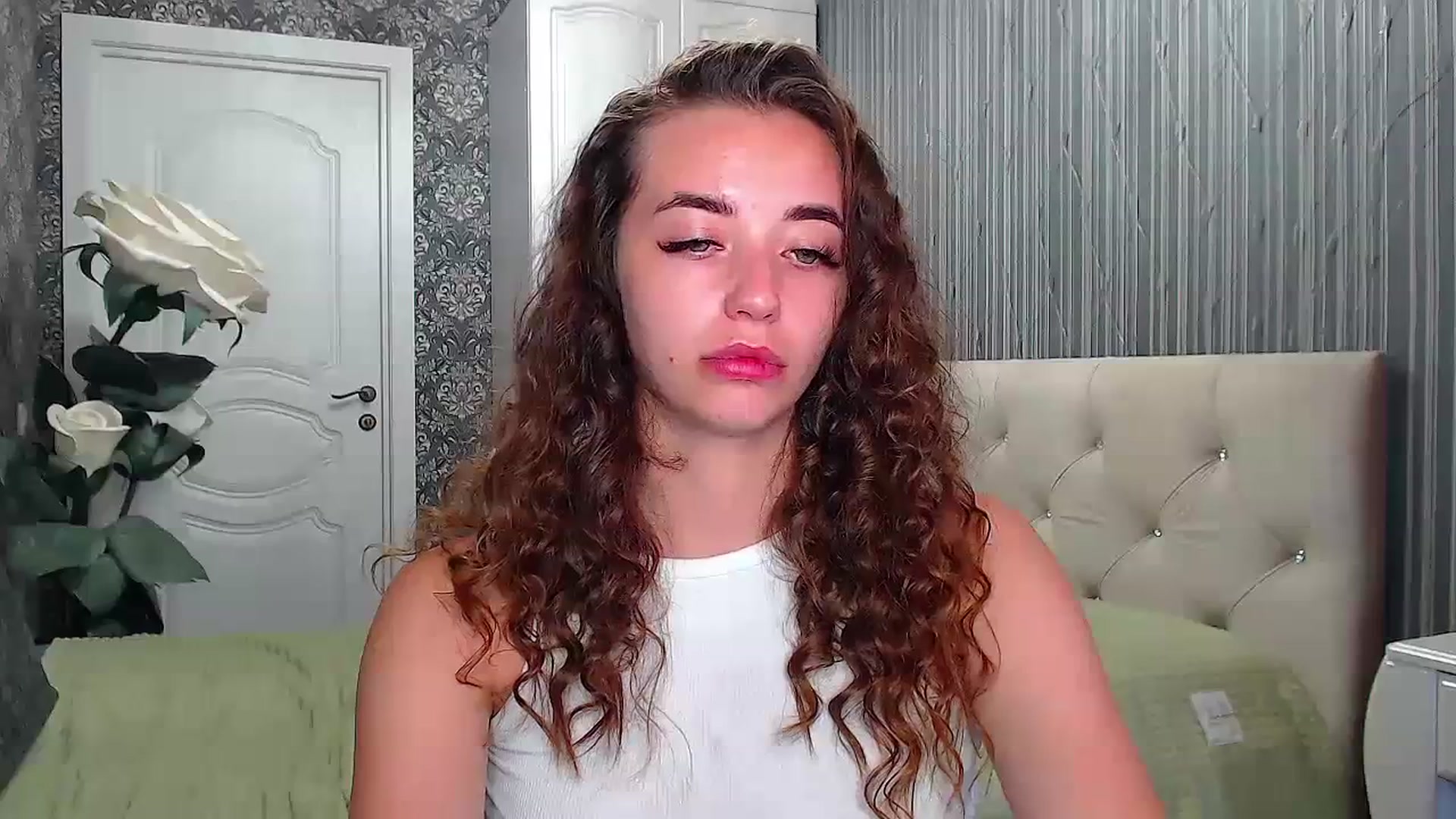 Gallery image thumbnail from EmeraldLilyyy's myfreecams stream on, 07/17/2023, 09:59 image 9 of 20