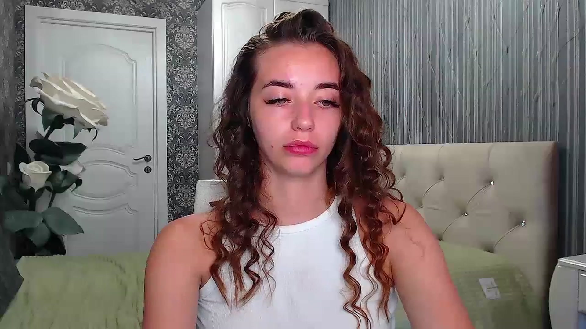 Gallery image thumbnail from EmeraldLilyyy's myfreecams stream on, 07/17/2023, 09:59 image 5 of 20