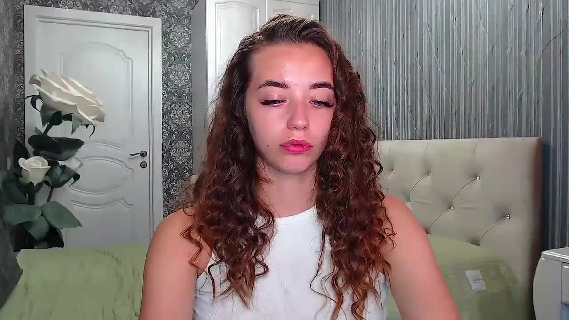 Gallery image thumbnail from EmeraldLilyyy's myfreecams stream on, 07/17/2023, 09:59 image 13 of 20