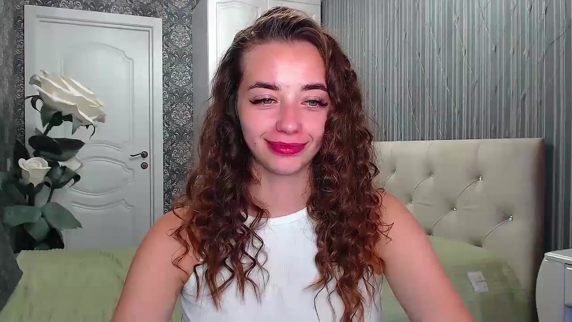 Gallery image thumbnail from EmeraldLilyyy's myfreecams stream on, 07/17/2023, 09:59 image 16 of 20
