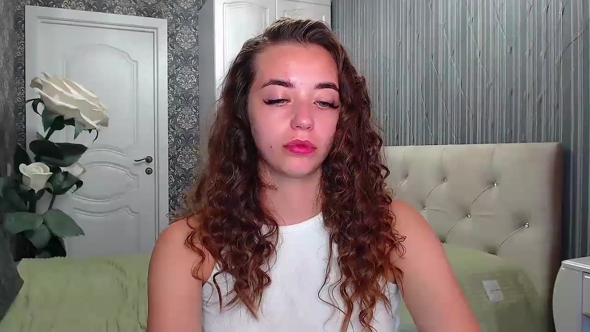 Gallery image thumbnail from EmeraldLilyyy's myfreecams stream on, 07/17/2023, 09:59 image 12 of 20