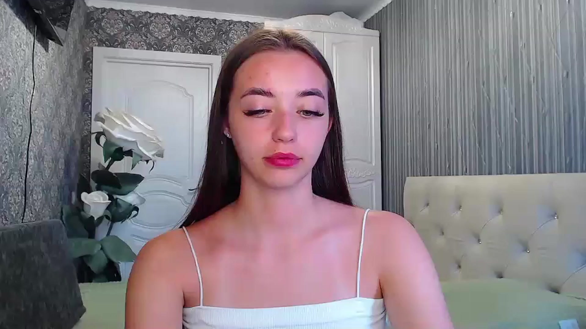 Gallery image thumbnail from EmeraldLilyyy's myfreecams stream on, 07/21/2023, 12:28 image 16 of 20