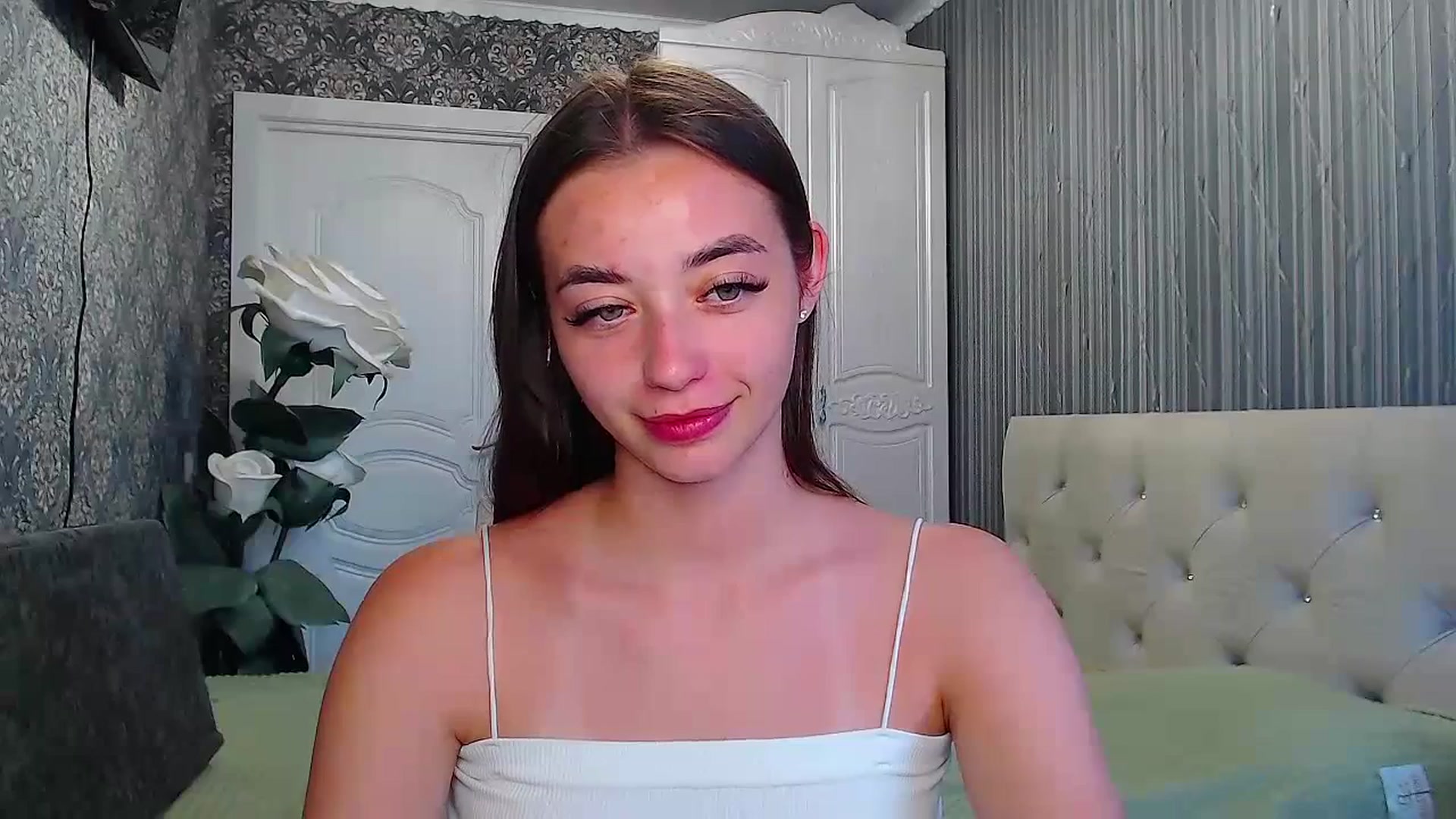 Gallery image thumbnail from EmeraldLilyyy's myfreecams stream on, 07/21/2023, 12:28 image 10 of 20