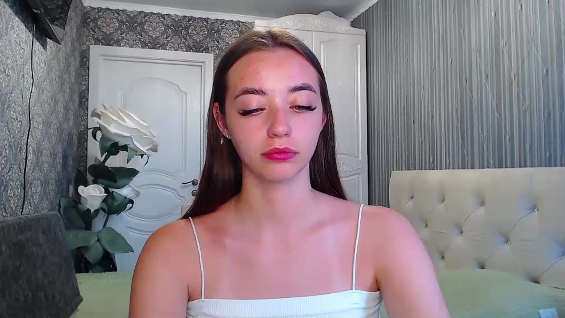 Gallery image thumbnail from EmeraldLilyyy's myfreecams stream on, 07/21/2023, 12:28 image 18 of 20