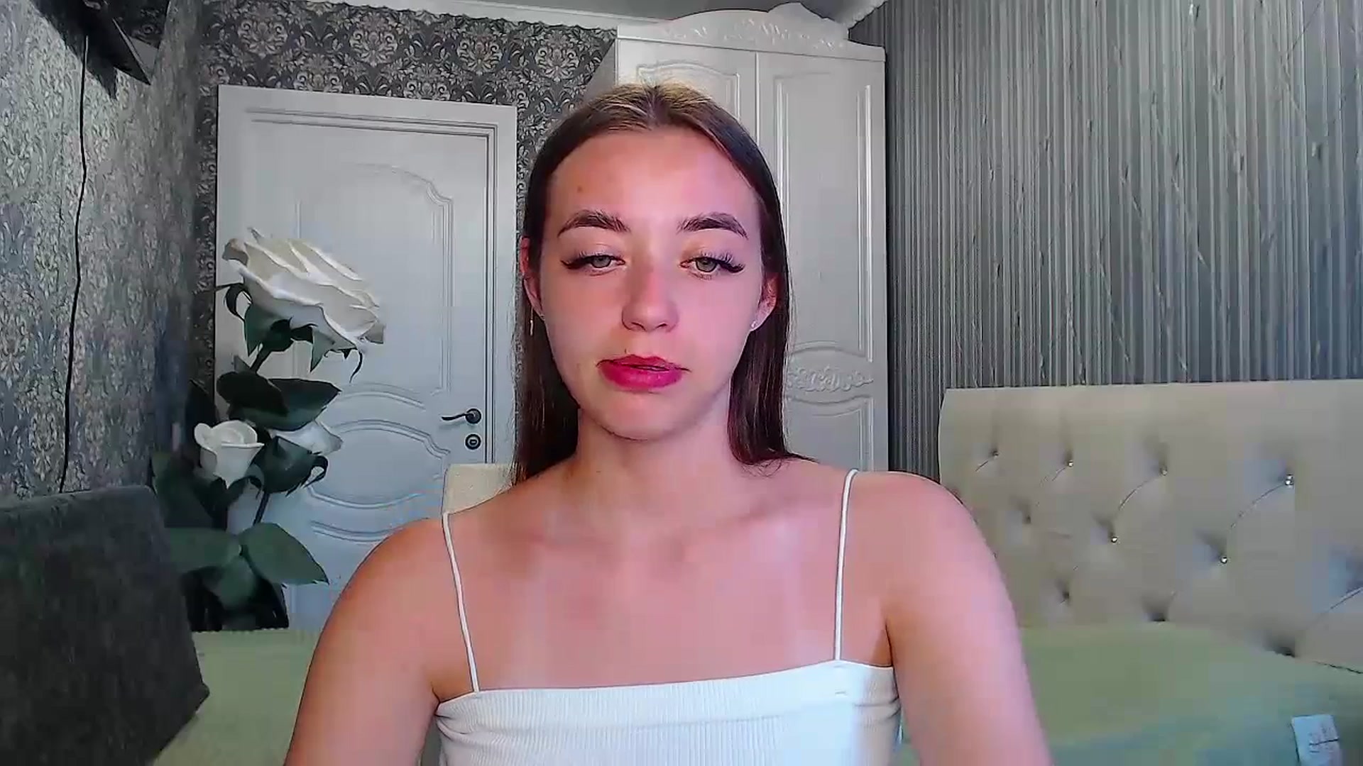 Gallery image thumbnail from EmeraldLilyyy's myfreecams stream on, 07/21/2023, 12:28 image 14 of 20