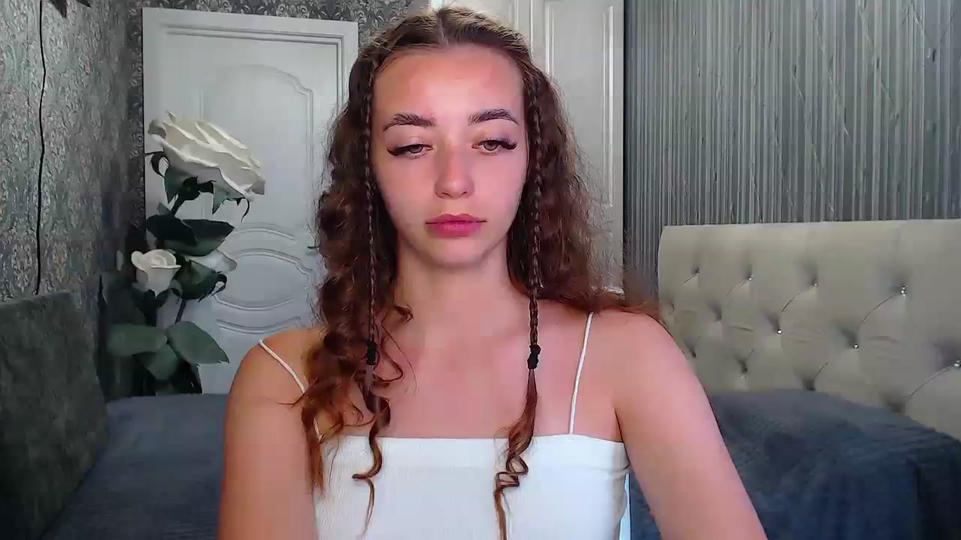 Gallery image thumbnail from EmeraldLilyyy's myfreecams stream on, 07/24/2023, 10:01 image 6 of 20