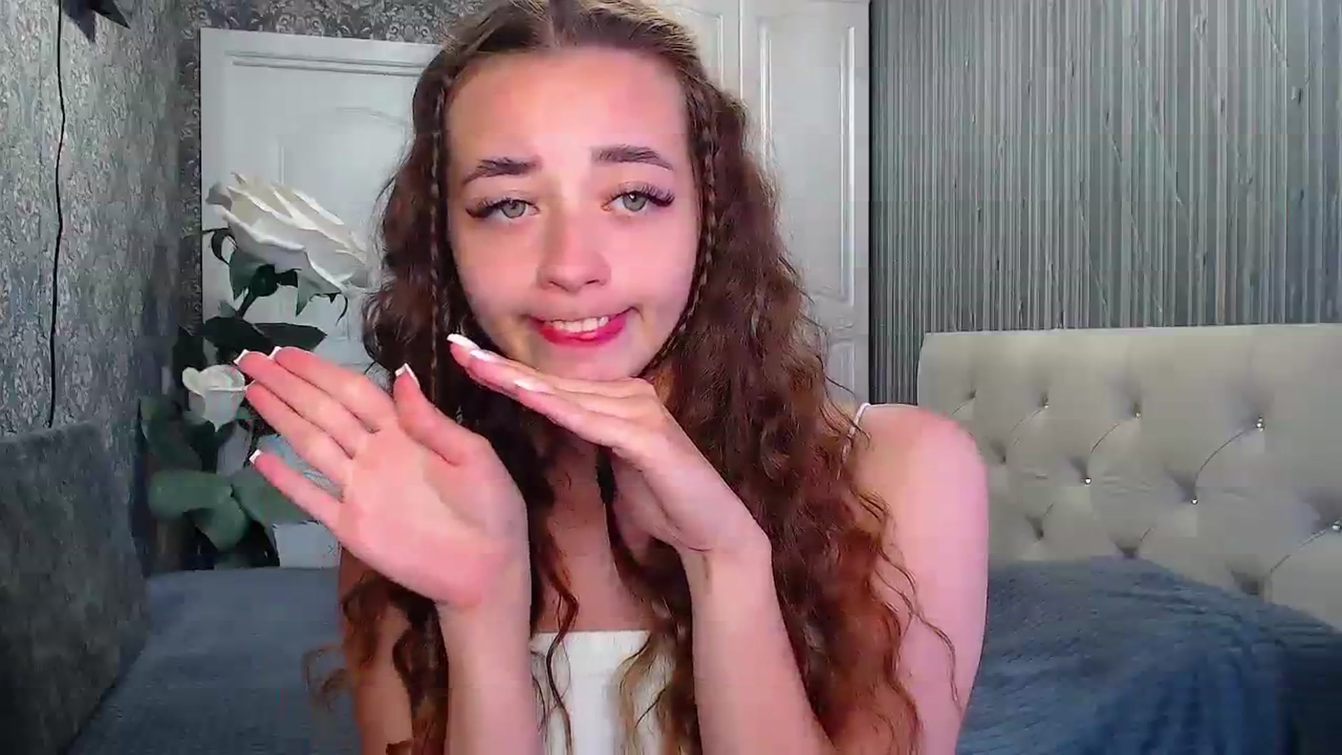 Gallery image thumbnail from EmeraldLilyyy's myfreecams stream on, 07/24/2023, 11:15 image 2 of 20