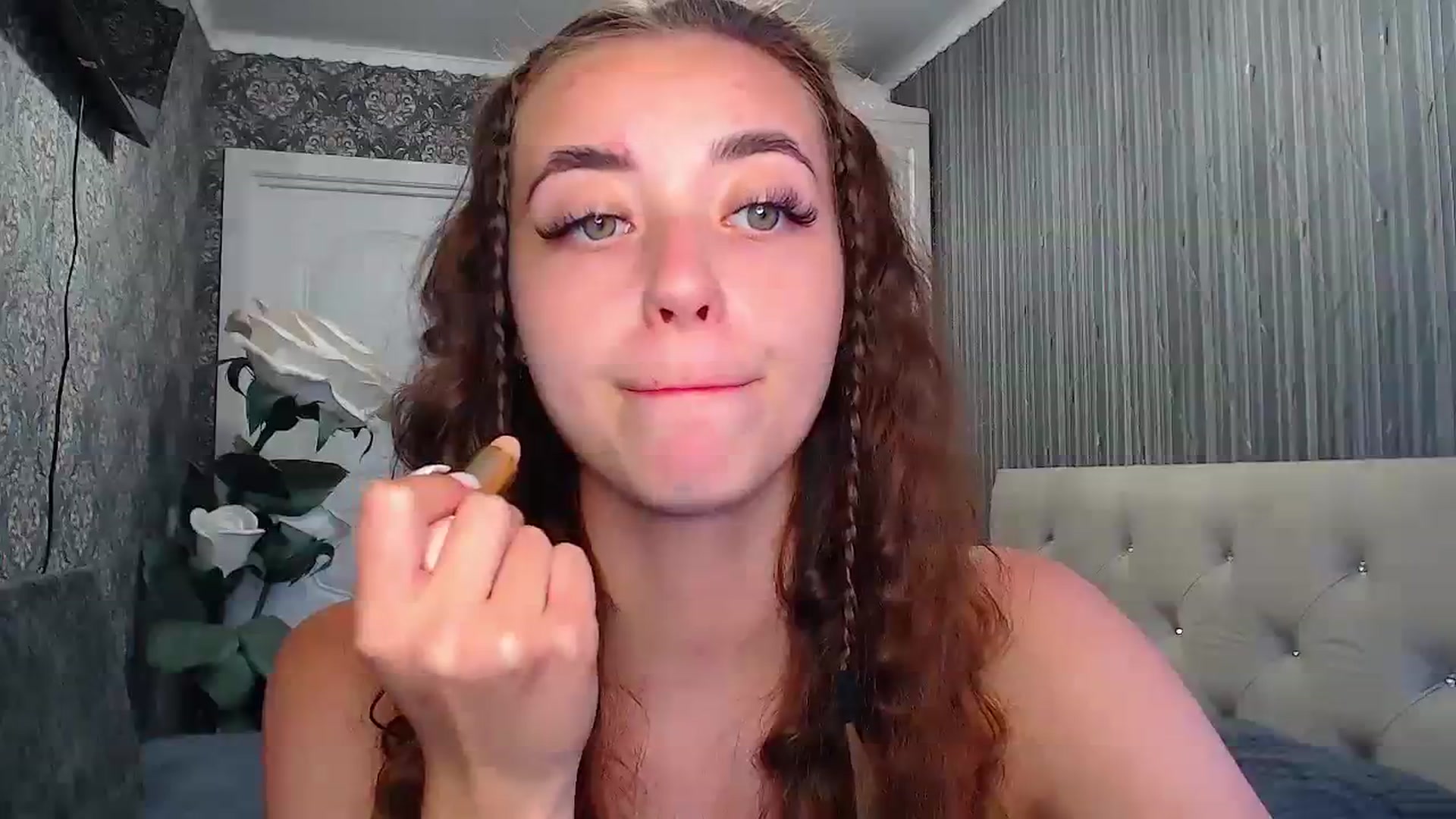 Gallery image thumbnail from EmeraldLilyyy's myfreecams stream on, 07/24/2023, 11:15 image 18 of 20