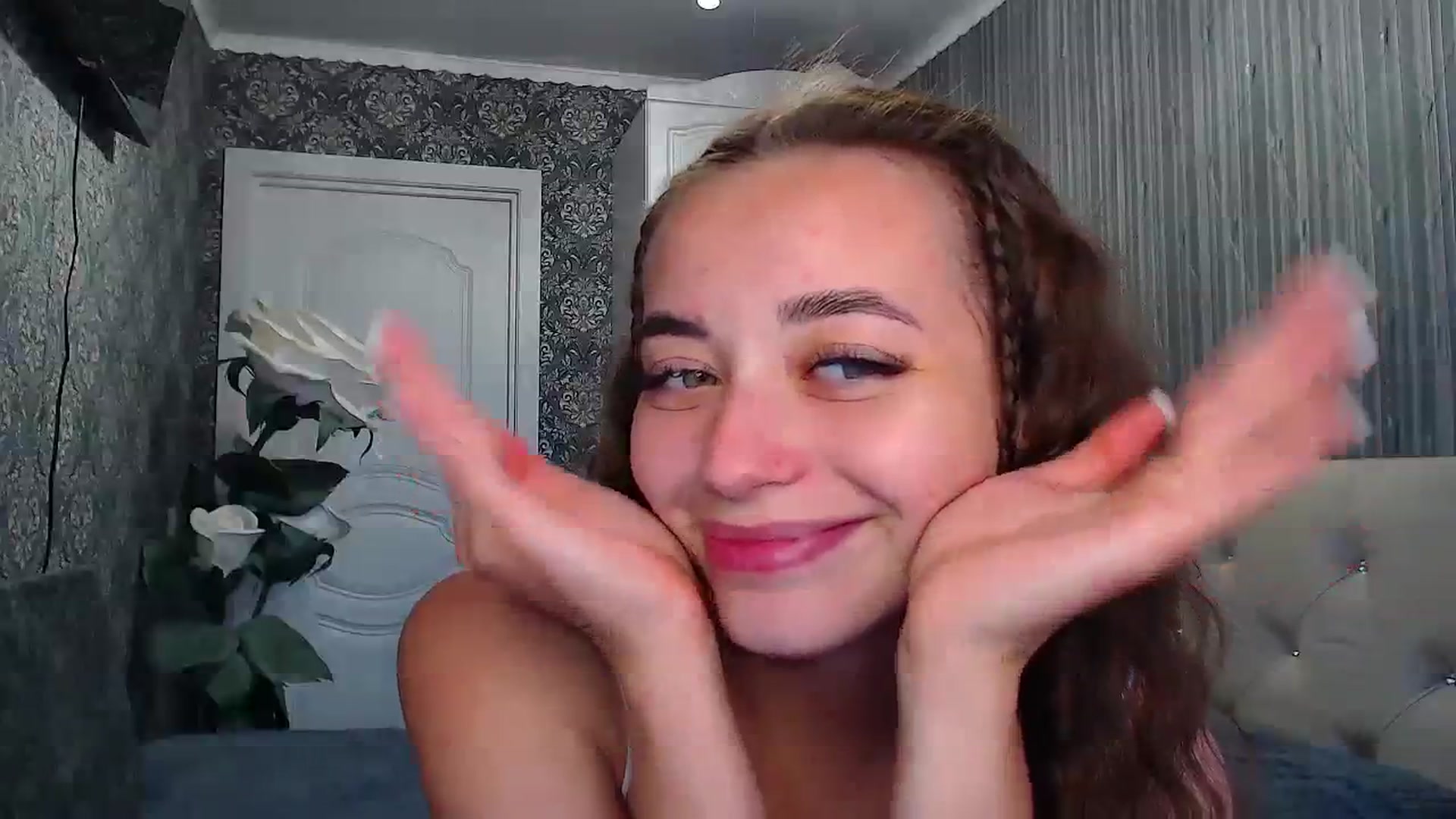 Gallery image thumbnail from EmeraldLilyyy's myfreecams stream on, 07/24/2023, 11:15 image 14 of 20
