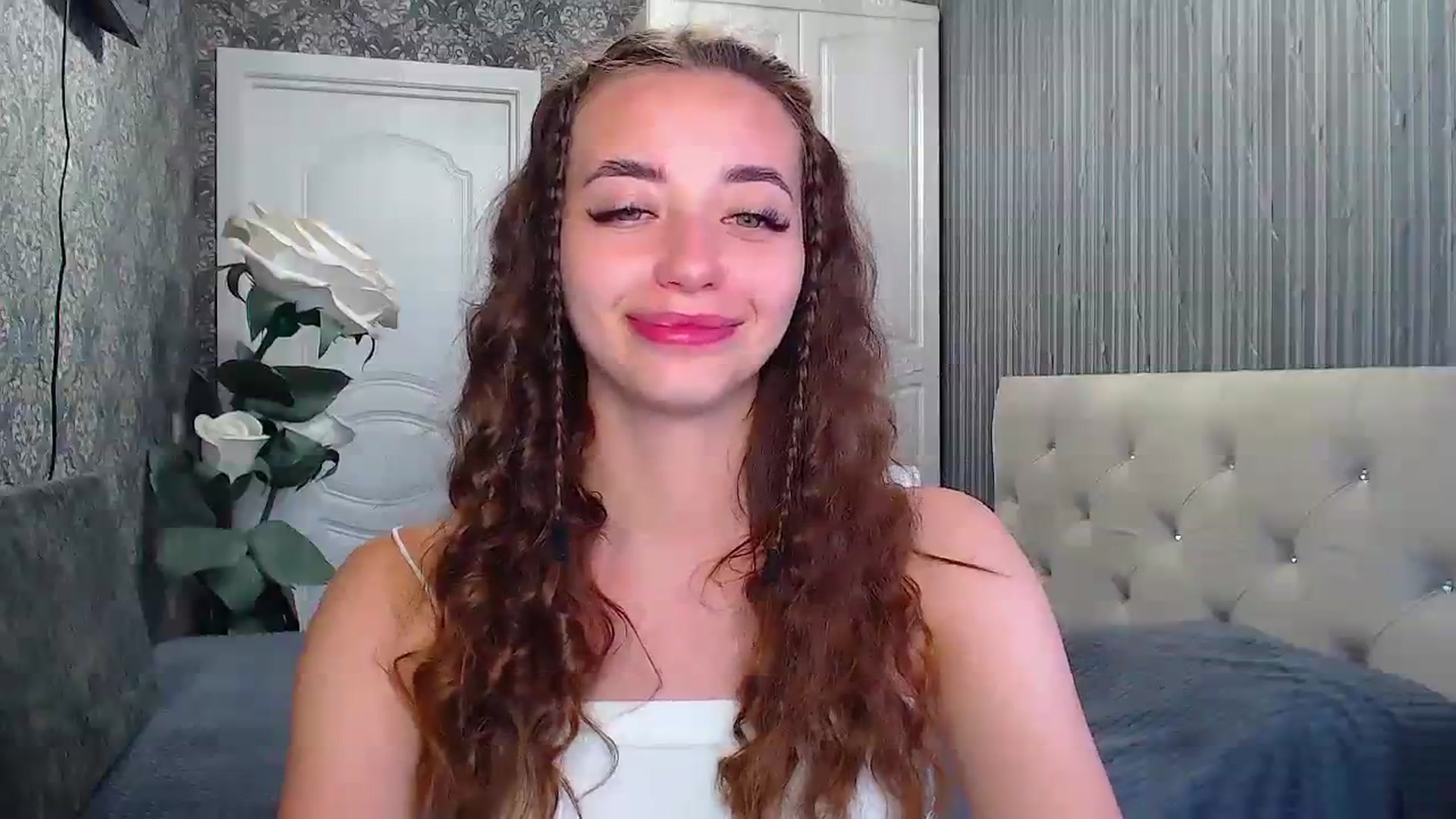 Gallery image thumbnail from EmeraldLilyyy's myfreecams stream on, 07/24/2023, 11:42 image 17 of 20