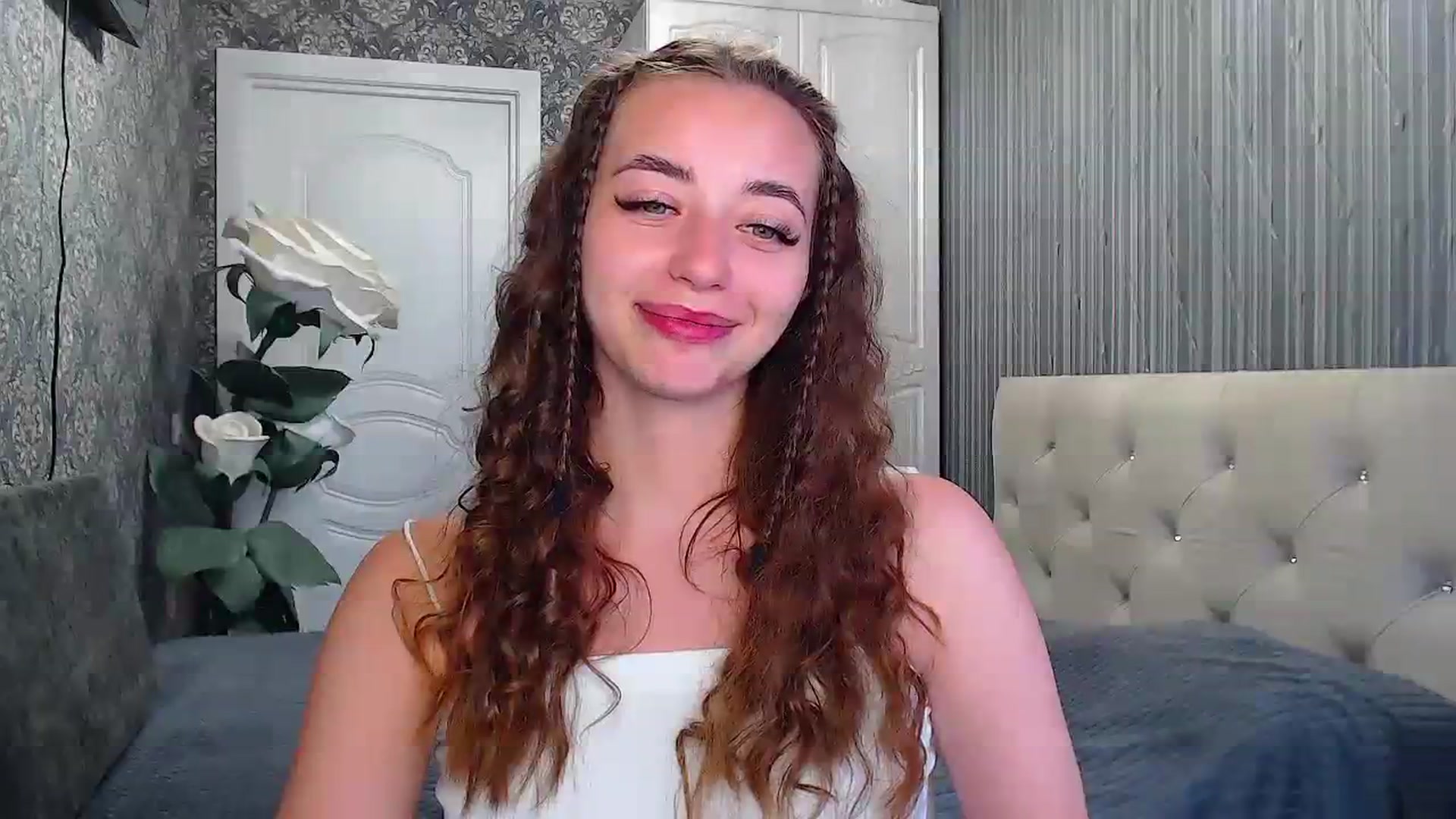 Gallery image thumbnail from EmeraldLilyyy's myfreecams stream on, 07/24/2023, 11:42 image 2 of 20
