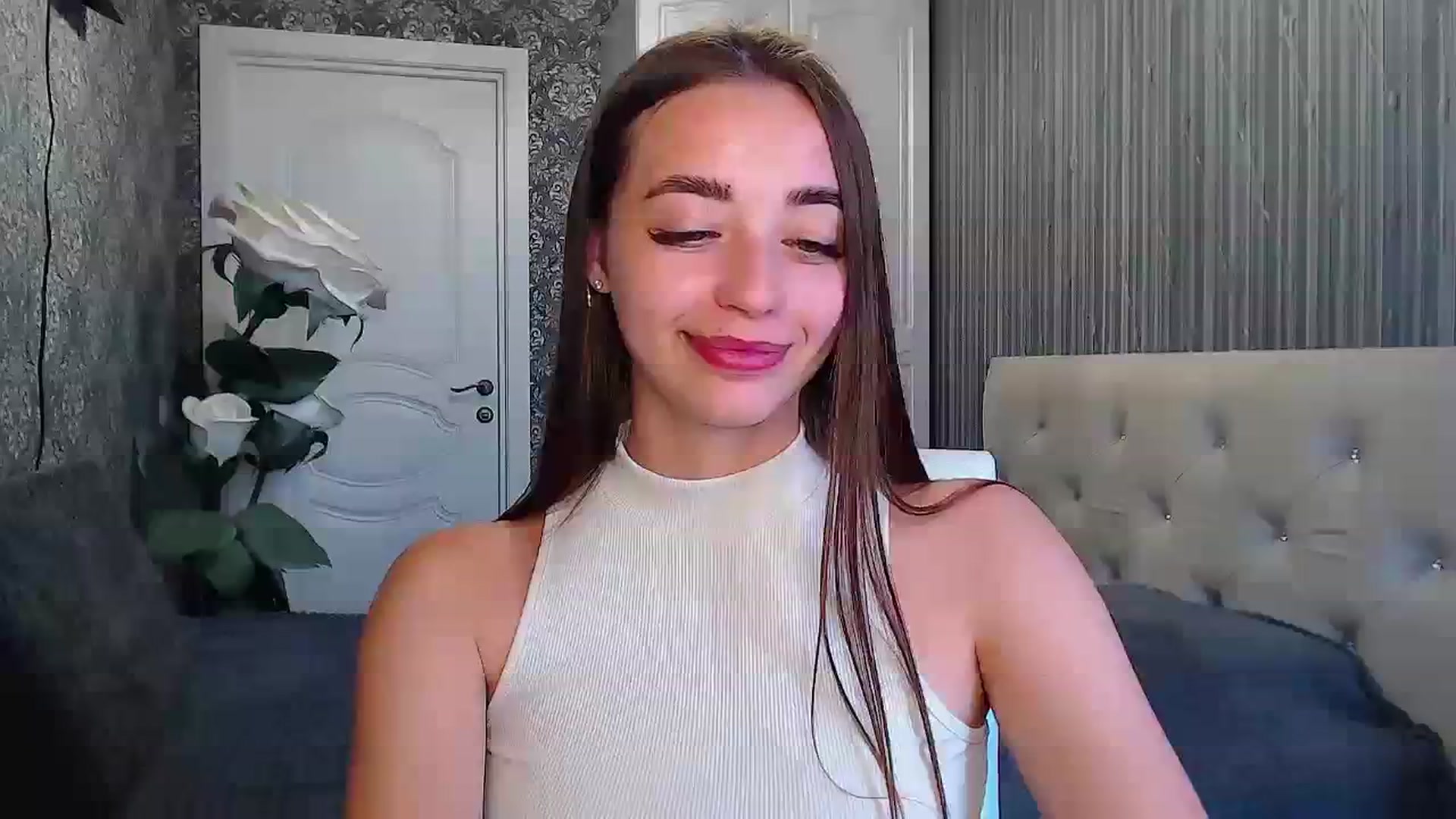 Gallery image thumbnail from EmeraldLilyyy's myfreecams stream on, 07/25/2023, 09:57 image 10 of 20