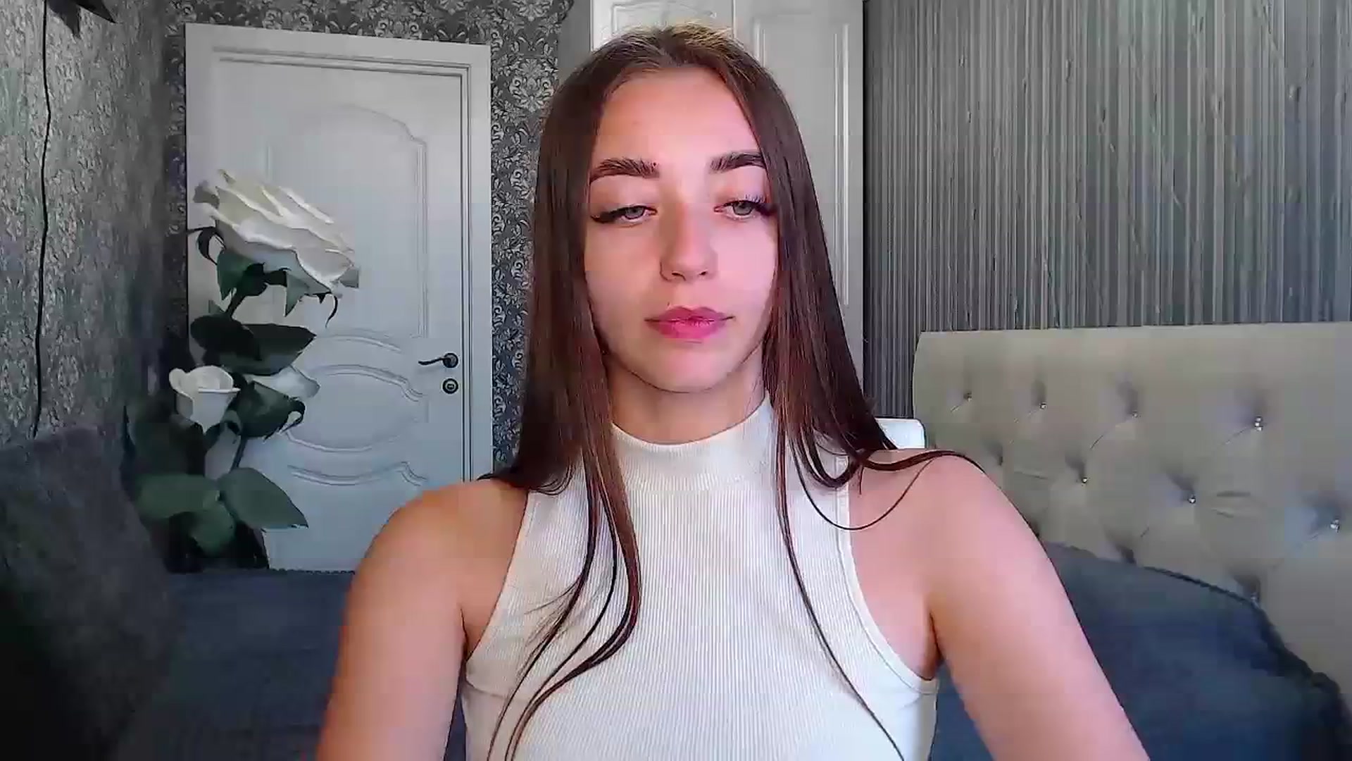 Gallery image thumbnail from EmeraldLilyyy's myfreecams stream on, 07/25/2023, 09:57 image 14 of 20