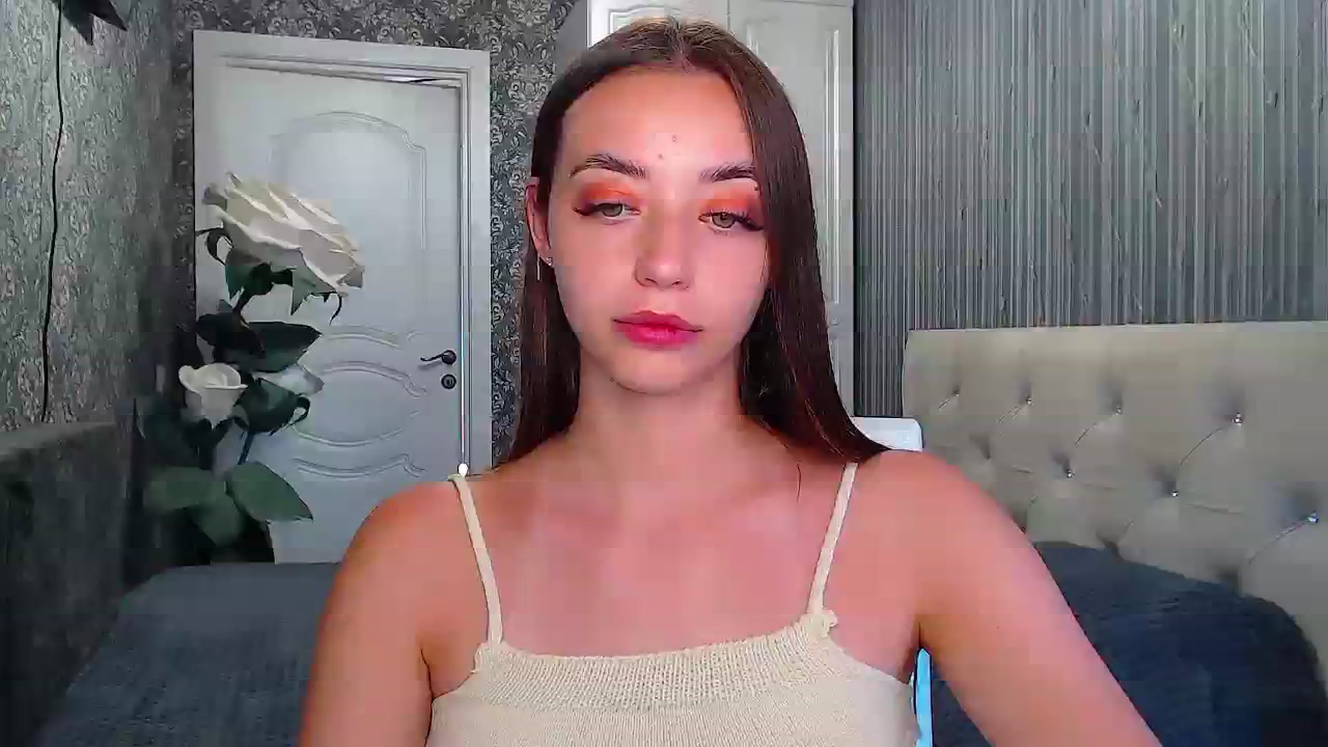 Gallery image thumbnail from EmeraldLilyyy's myfreecams stream on, 07/31/2023, 10:33 image 10 of 20