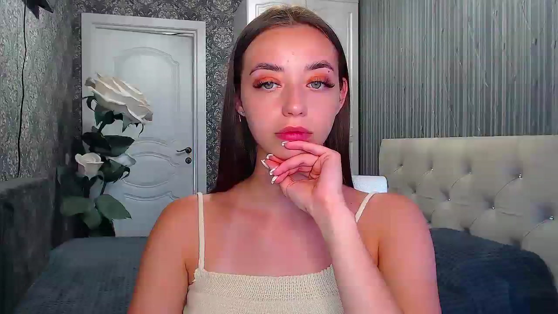 Gallery image thumbnail from EmeraldLilyyy's myfreecams stream on, 07/31/2023, 10:33 image 2 of 20