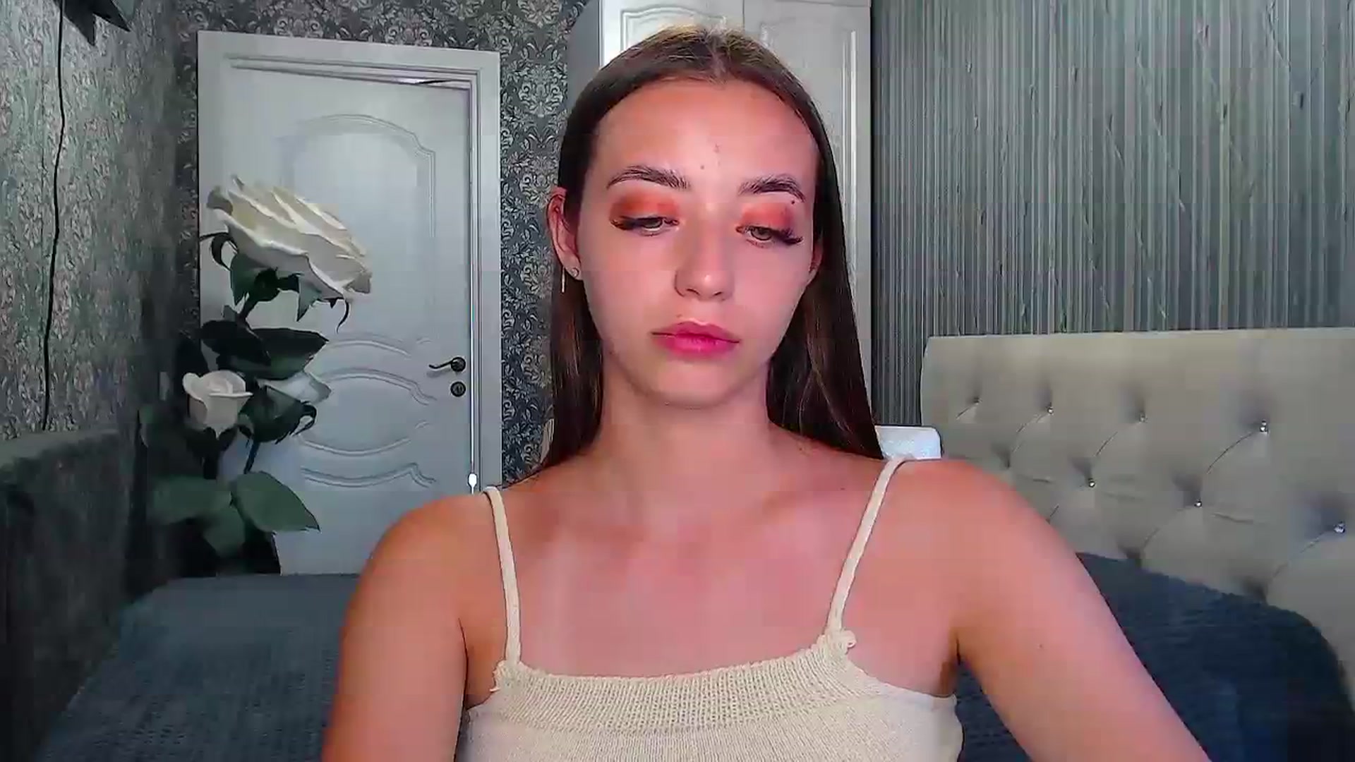 Gallery image thumbnail from EmeraldLilyyy's myfreecams stream on, 07/31/2023, 10:33 image 14 of 20
