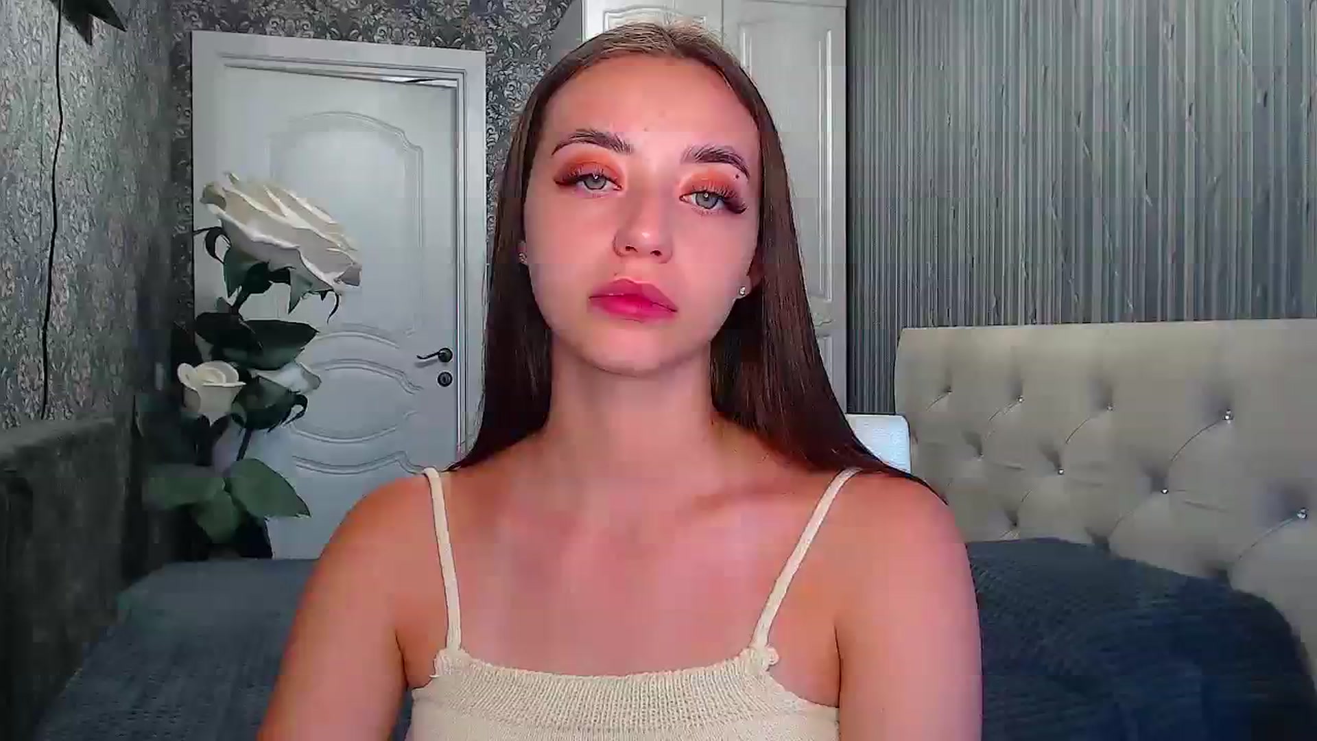 Gallery image thumbnail from EmeraldLilyyy's myfreecams stream on, 07/31/2023, 10:47 image 10 of 20