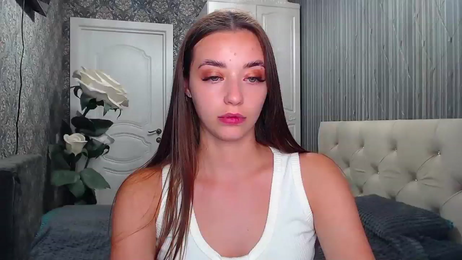 Gallery image thumbnail from EmeraldLilyyy's myfreecams stream on, 08/01/2023, 12:00 image 1 of 20