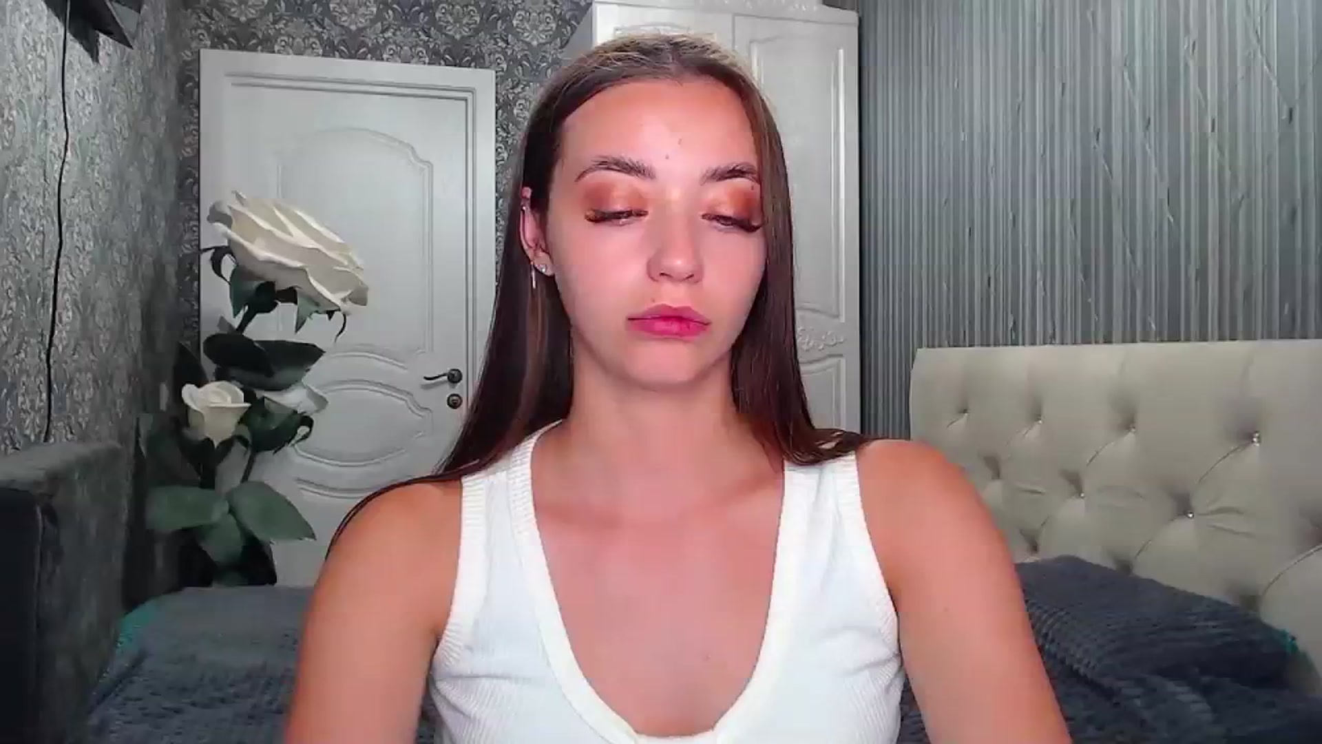 Gallery image thumbnail from EmeraldLilyyy's myfreecams stream on, 08/01/2023, 12:00 image 4 of 20
