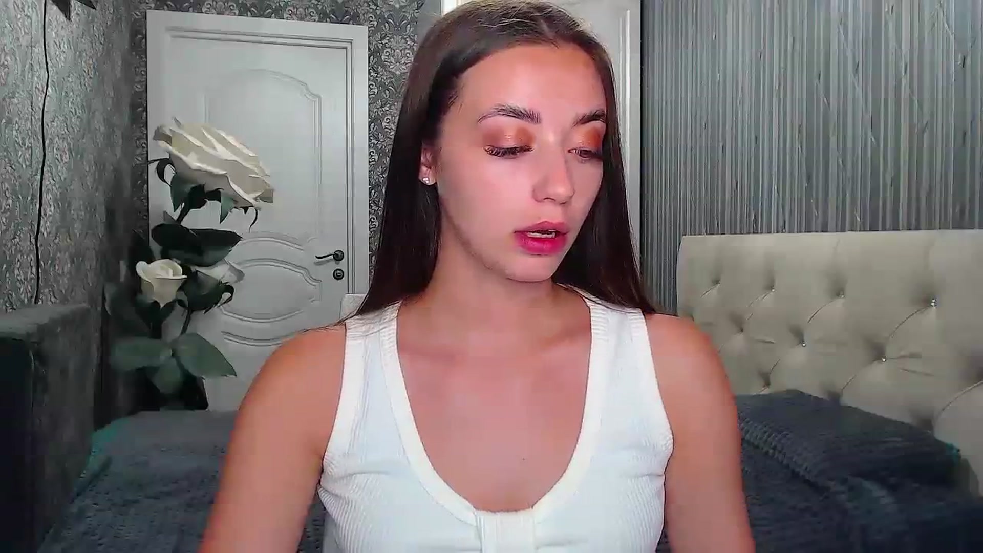Gallery image thumbnail from EmeraldLilyyy's myfreecams stream on, 08/01/2023, 12:00 image 13 of 20