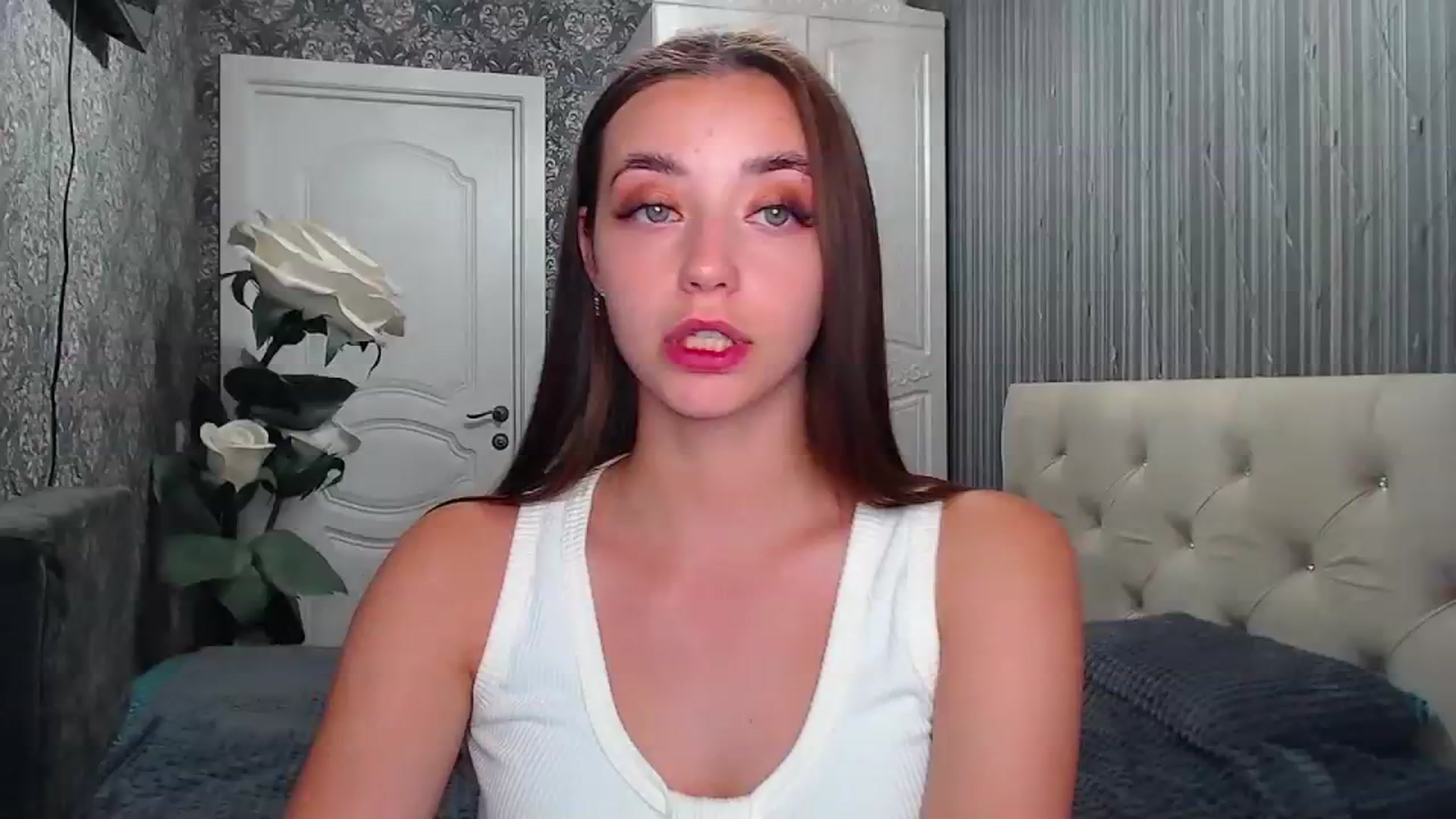 Gallery image thumbnail from EmeraldLilyyy's myfreecams stream on, 08/01/2023, 12:00 image 5 of 20