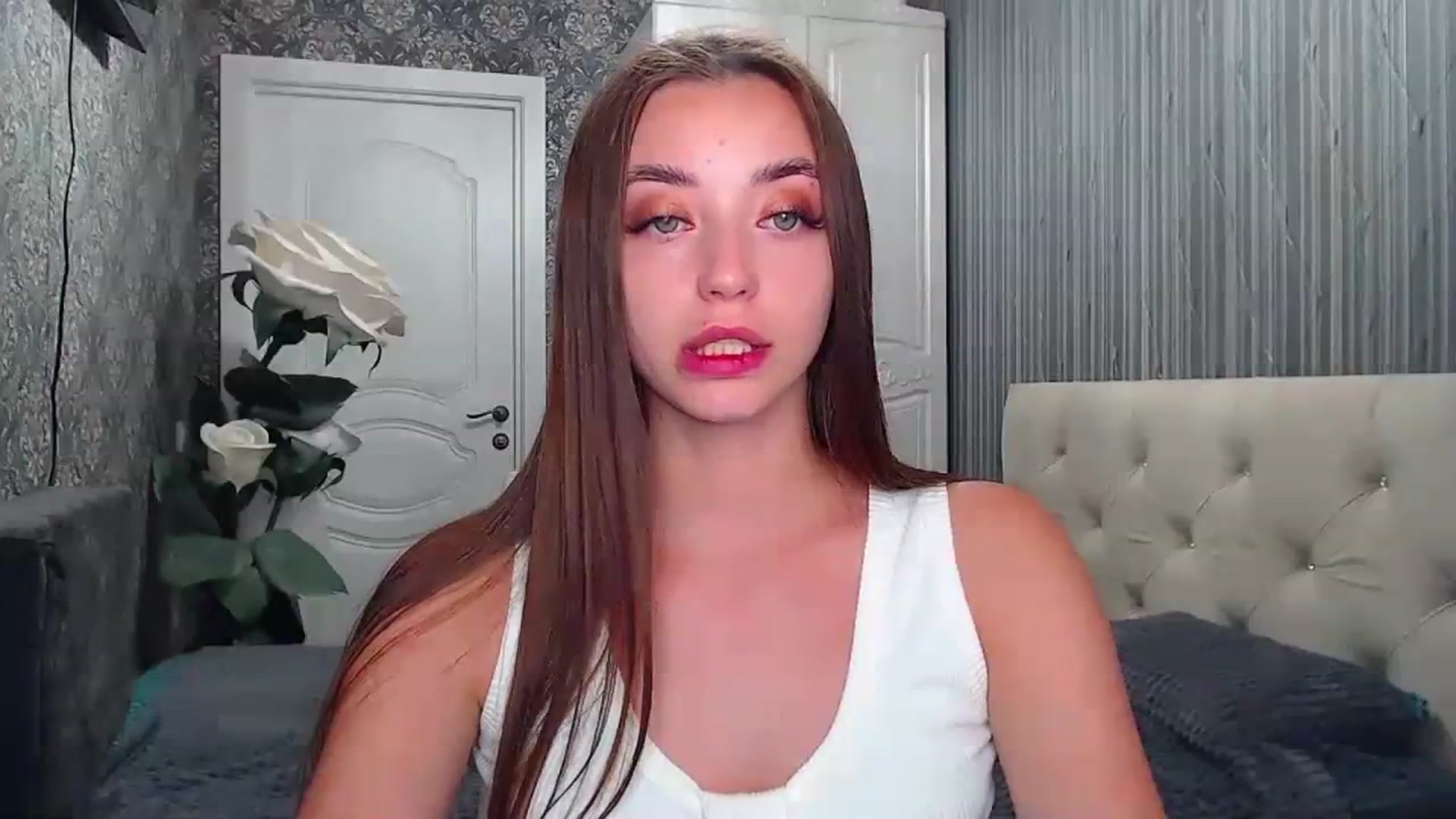 Gallery image thumbnail from EmeraldLilyyy's myfreecams stream on, 08/01/2023, 12:00 image 3 of 20