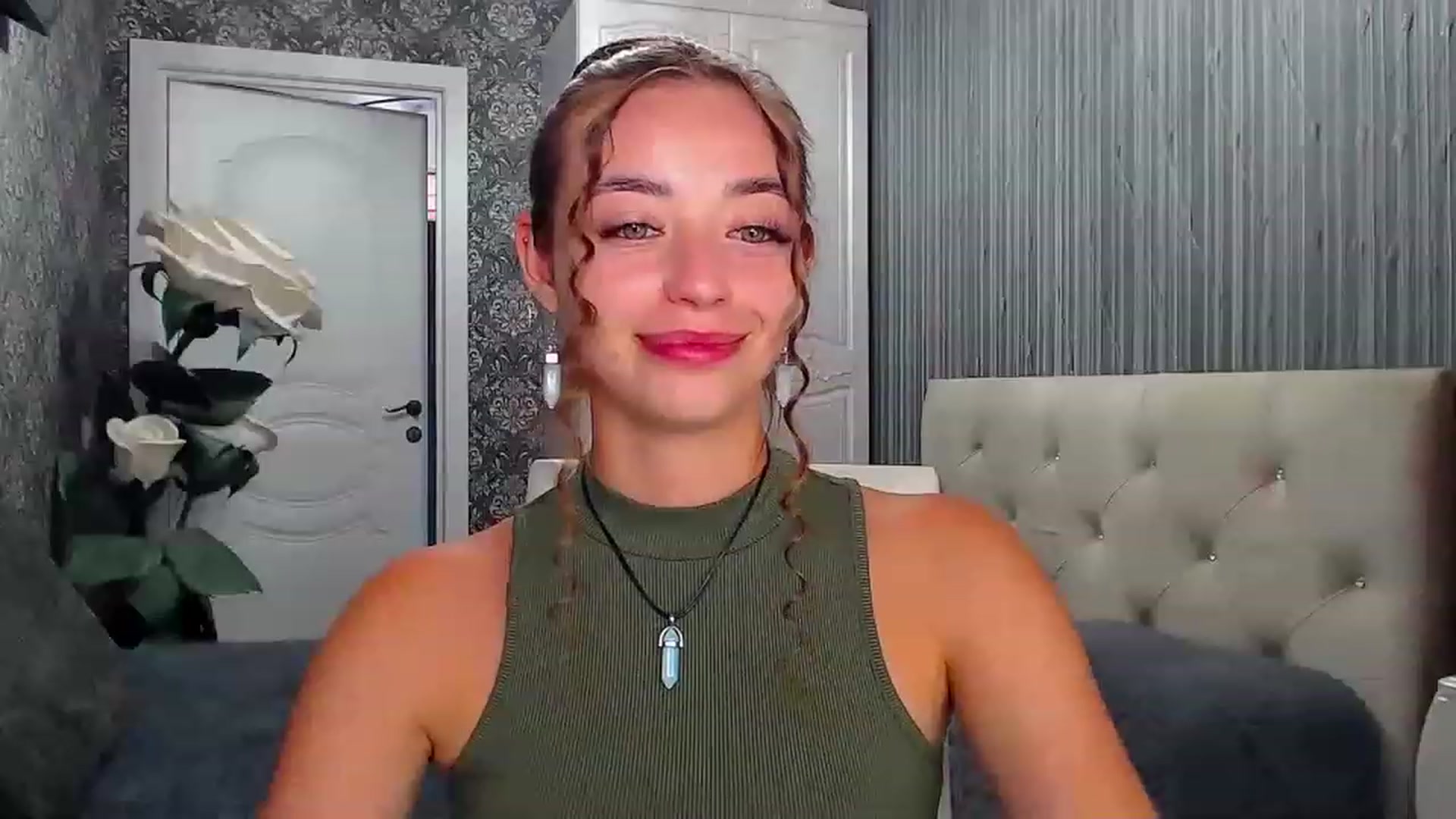 Gallery image thumbnail from EmeraldLilyyy's myfreecams stream on, 08/04/2023, 10:59 image 2 of 20