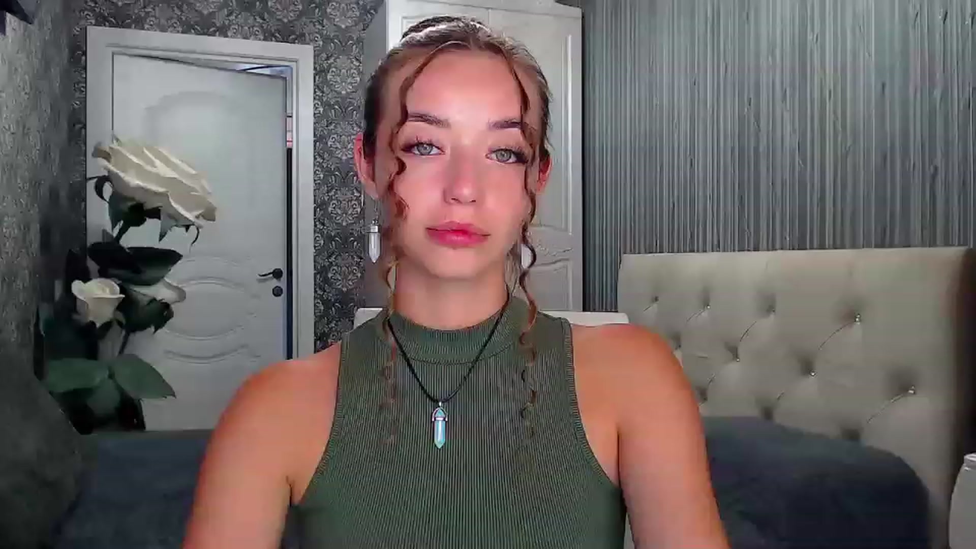 Gallery image thumbnail from EmeraldLilyyy's myfreecams stream on, 08/04/2023, 10:59 image 19 of 20