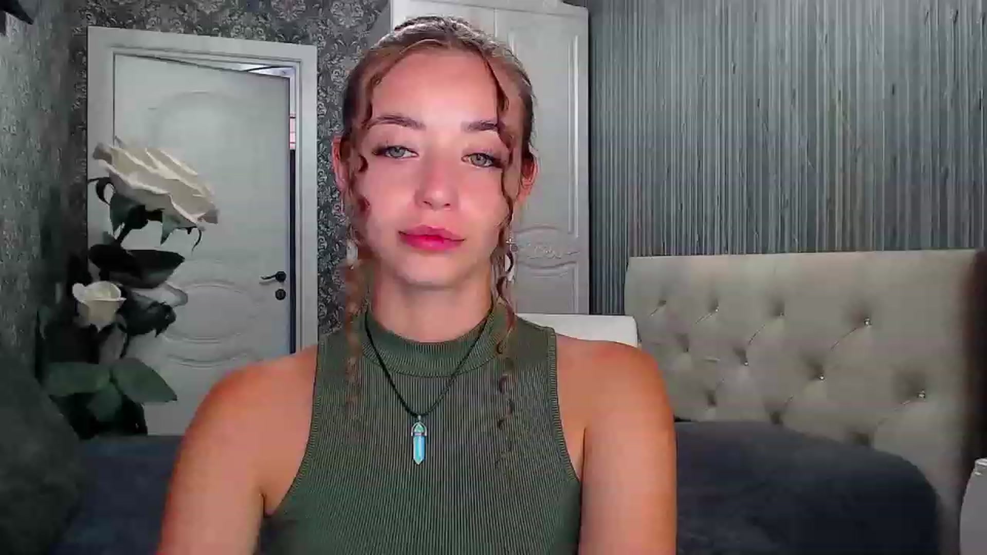 Gallery image thumbnail from EmeraldLilyyy's myfreecams stream on, 08/04/2023, 10:59 image 12 of 20