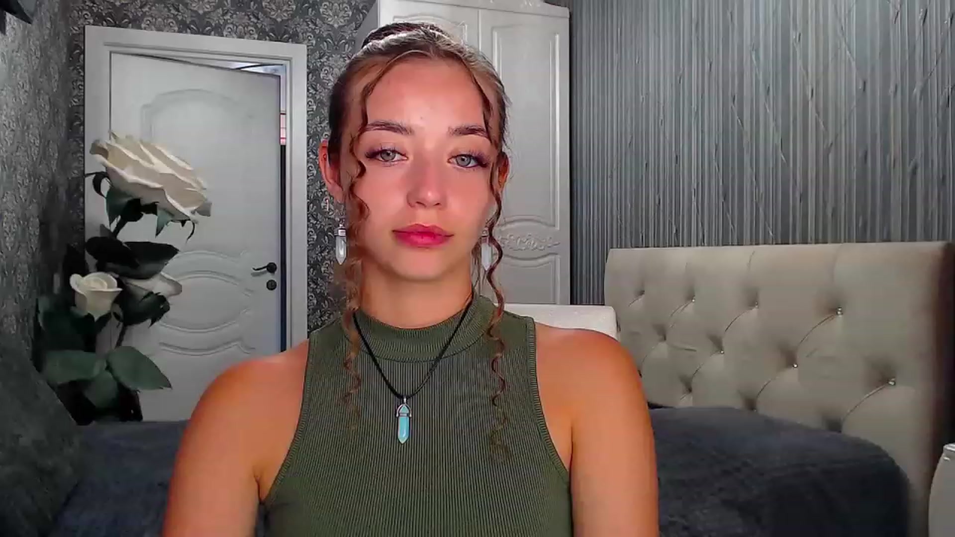 Gallery image thumbnail from EmeraldLilyyy's myfreecams stream on, 08/04/2023, 10:59 image 17 of 20