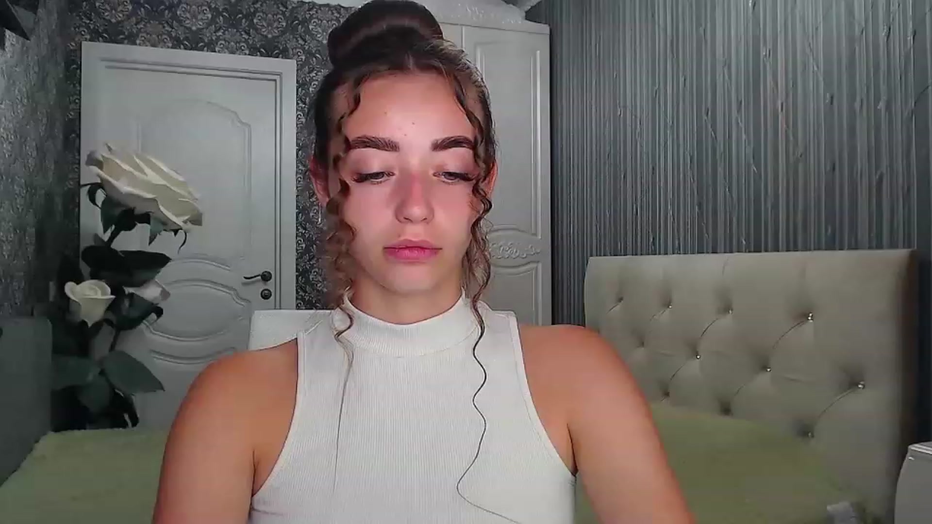 Gallery image thumbnail from EmeraldLilyyy's myfreecams stream on, 08/08/2023, 09:56 image 9 of 20