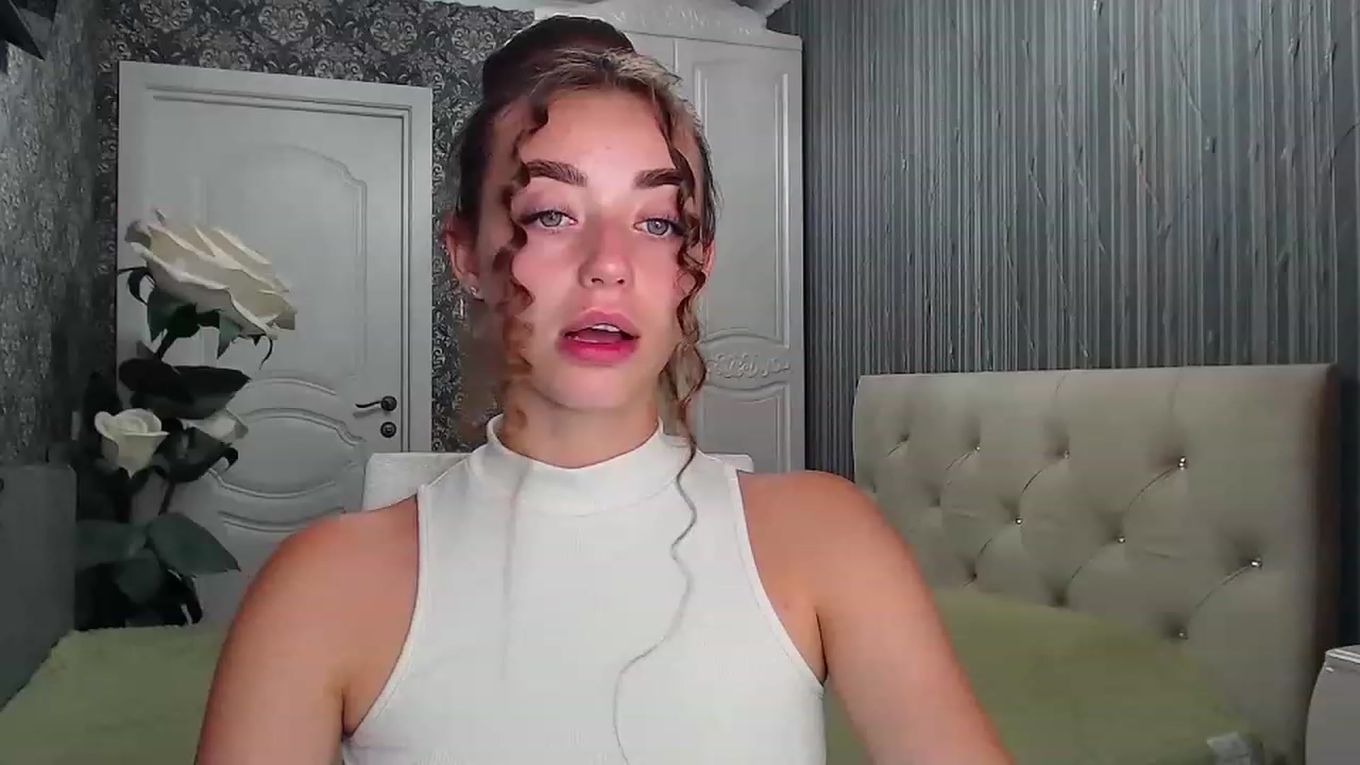 Gallery image thumbnail from EmeraldLilyyy's myfreecams stream on, 08/08/2023, 09:56 image 6 of 20