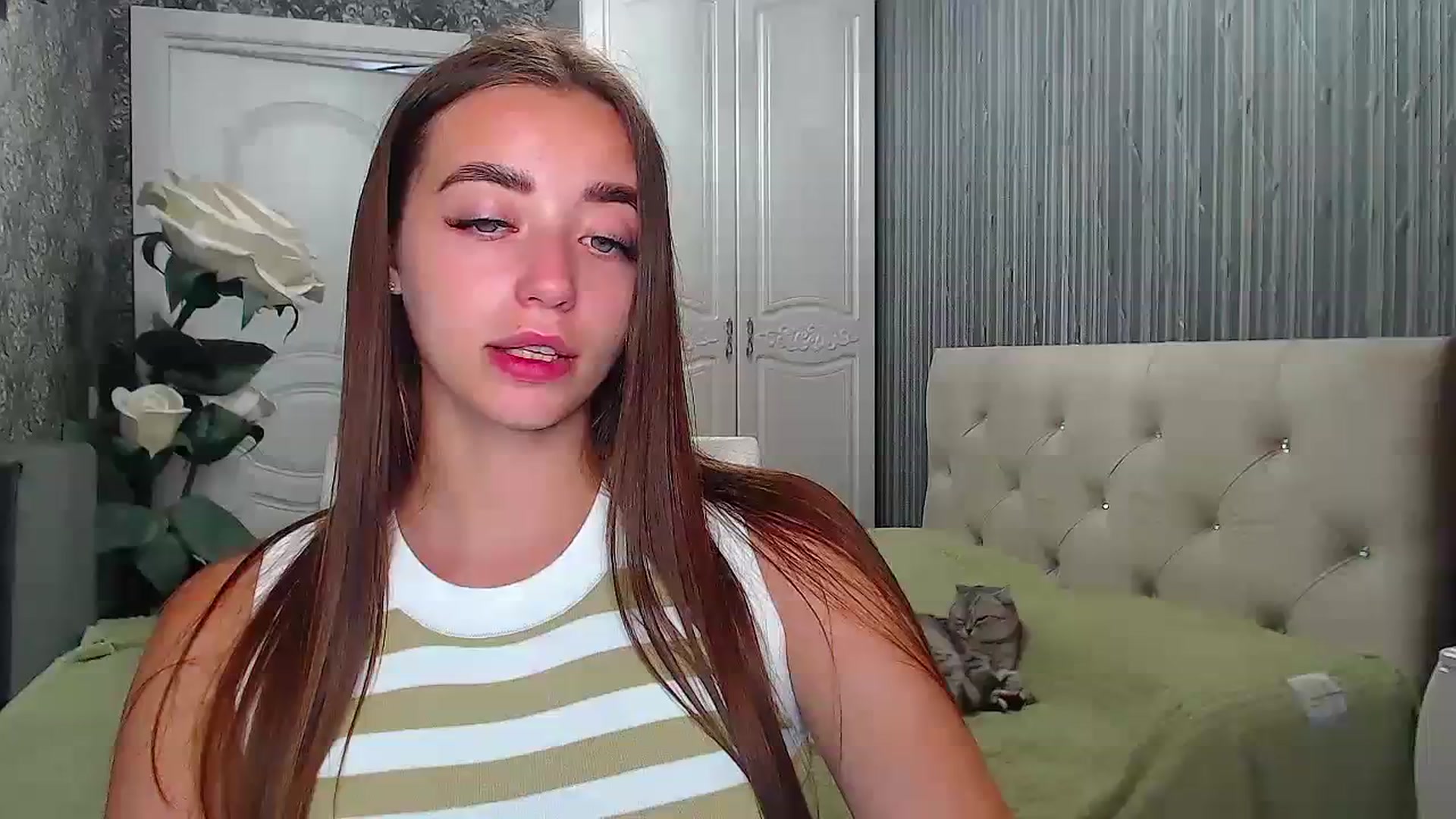 Gallery image thumbnail from EmeraldLilyyy's myfreecams stream on, 08/22/2023, 11:22 image 8 of 20
