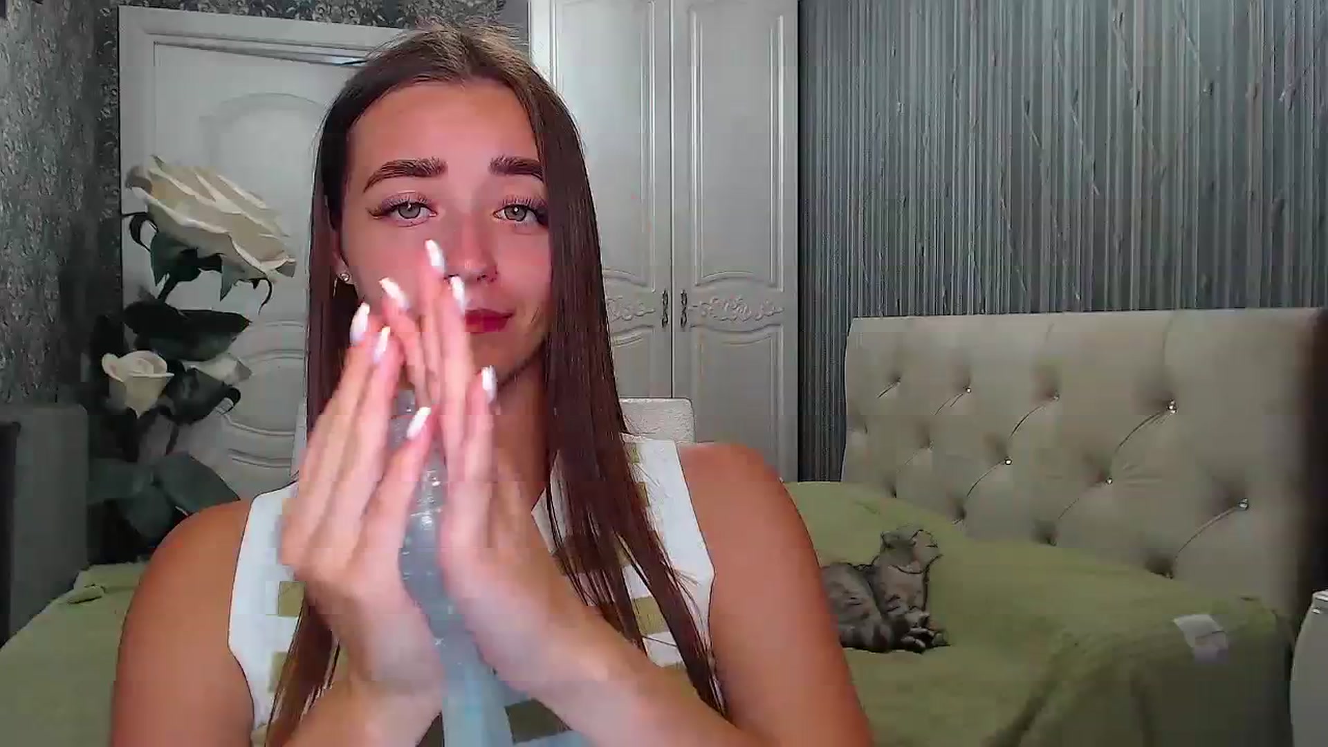Gallery image thumbnail from EmeraldLilyyy's myfreecams stream on, 08/22/2023, 11:22 image 15 of 20