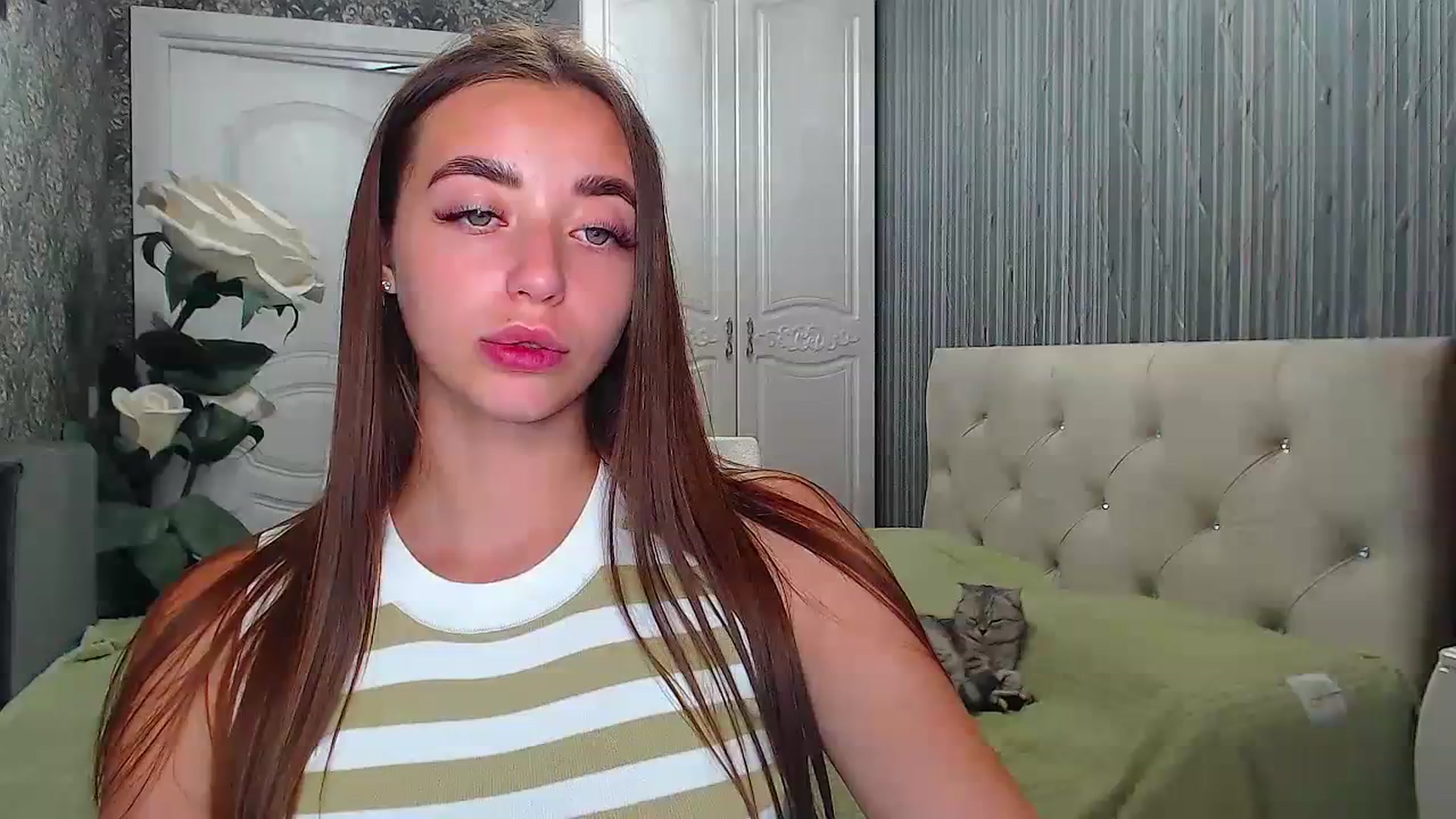 Gallery image thumbnail from EmeraldLilyyy's myfreecams stream on, 08/22/2023, 11:22 image 3 of 20