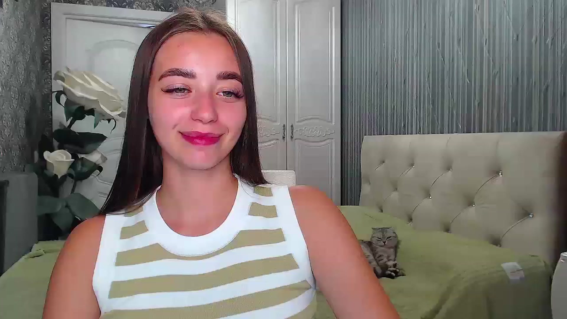Gallery image thumbnail from EmeraldLilyyy's myfreecams stream on, 08/22/2023, 11:22 image 17 of 20