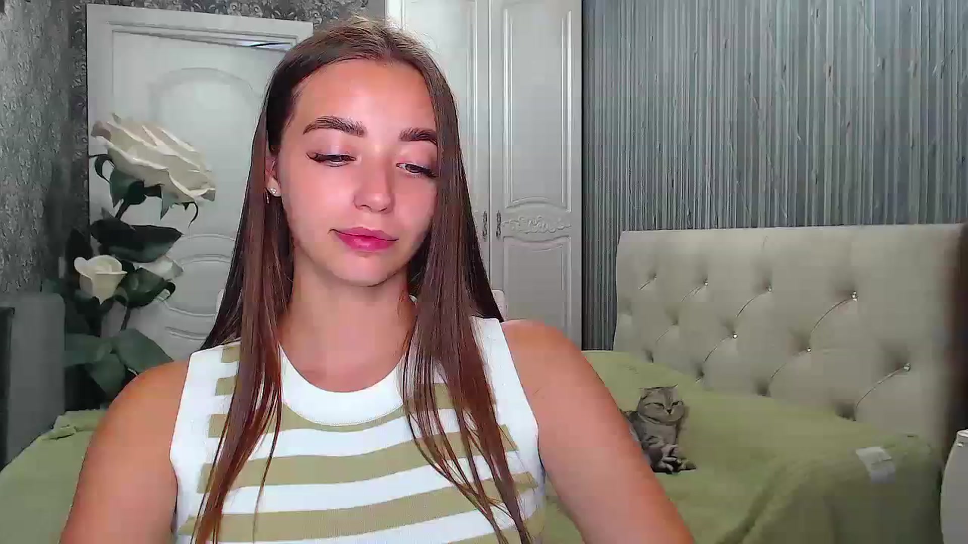 Gallery image thumbnail from EmeraldLilyyy's myfreecams stream on, 08/22/2023, 11:22 image 12 of 20