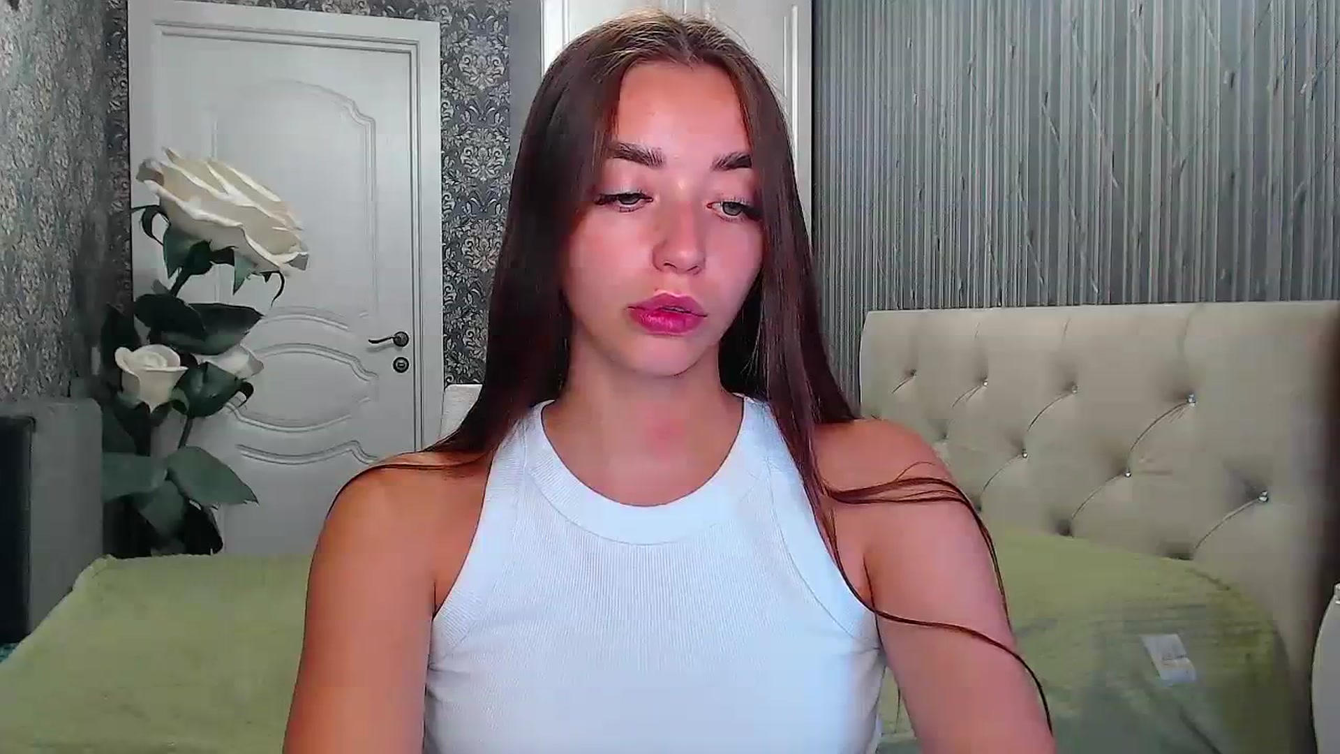 Gallery image thumbnail from EmeraldLilyyy's myfreecams stream on, 08/23/2023, 09:37 image 3 of 20