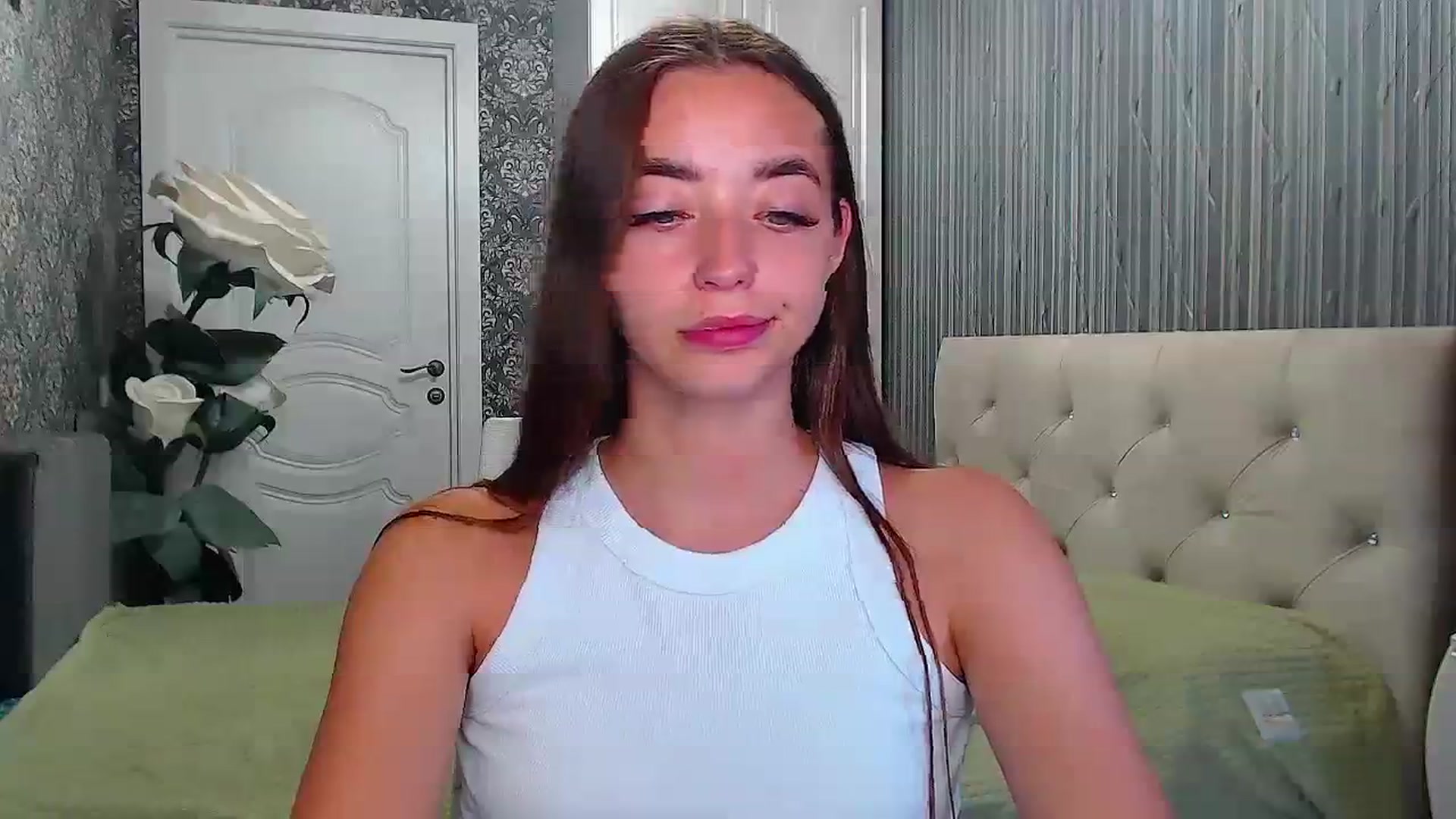 Gallery image thumbnail from EmeraldLilyyy's myfreecams stream on, 08/23/2023, 09:37 image 10 of 20